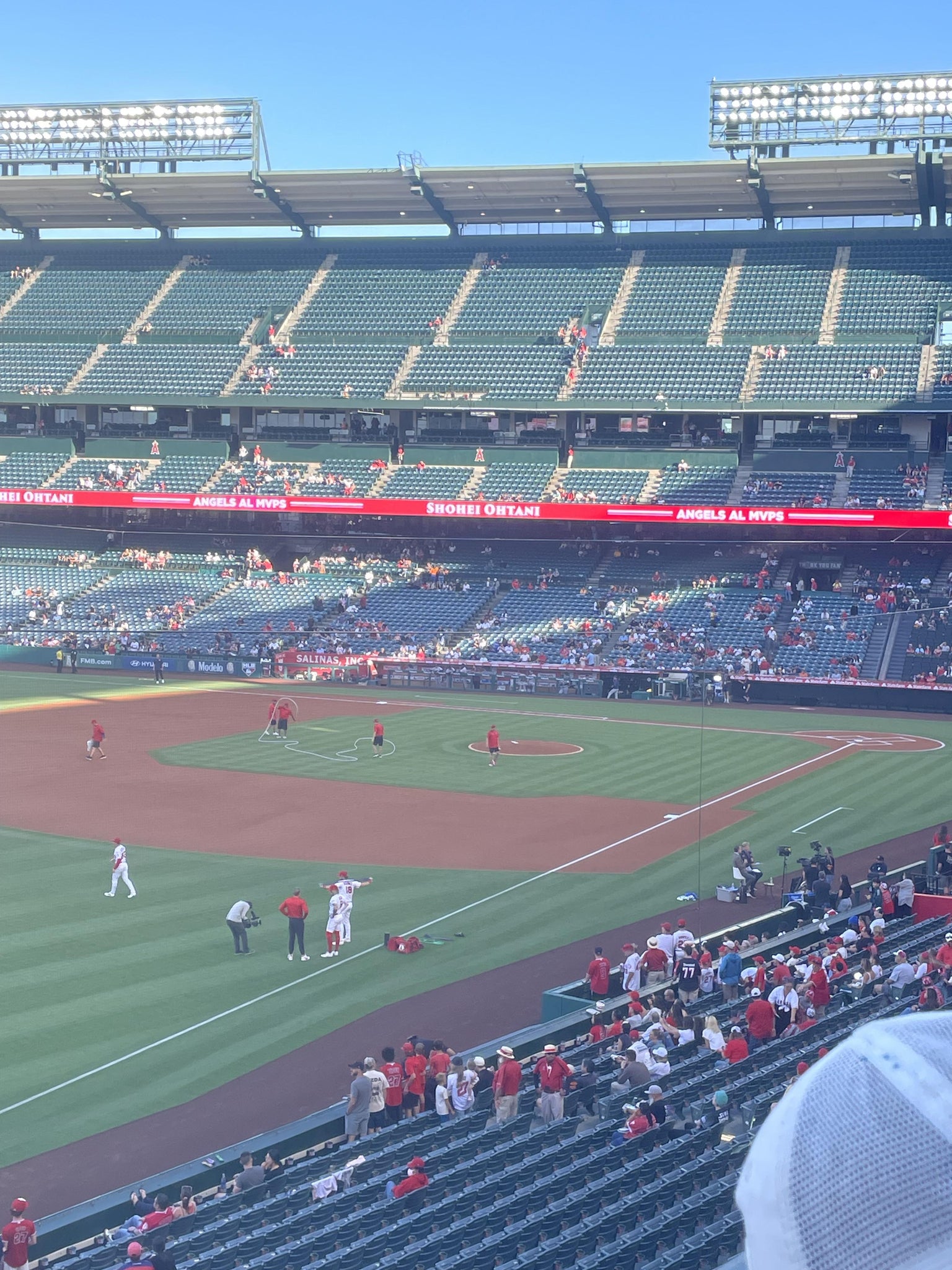 Vue réelle des fans prise de la Section 307 au site Angel Stadium par Kathy G