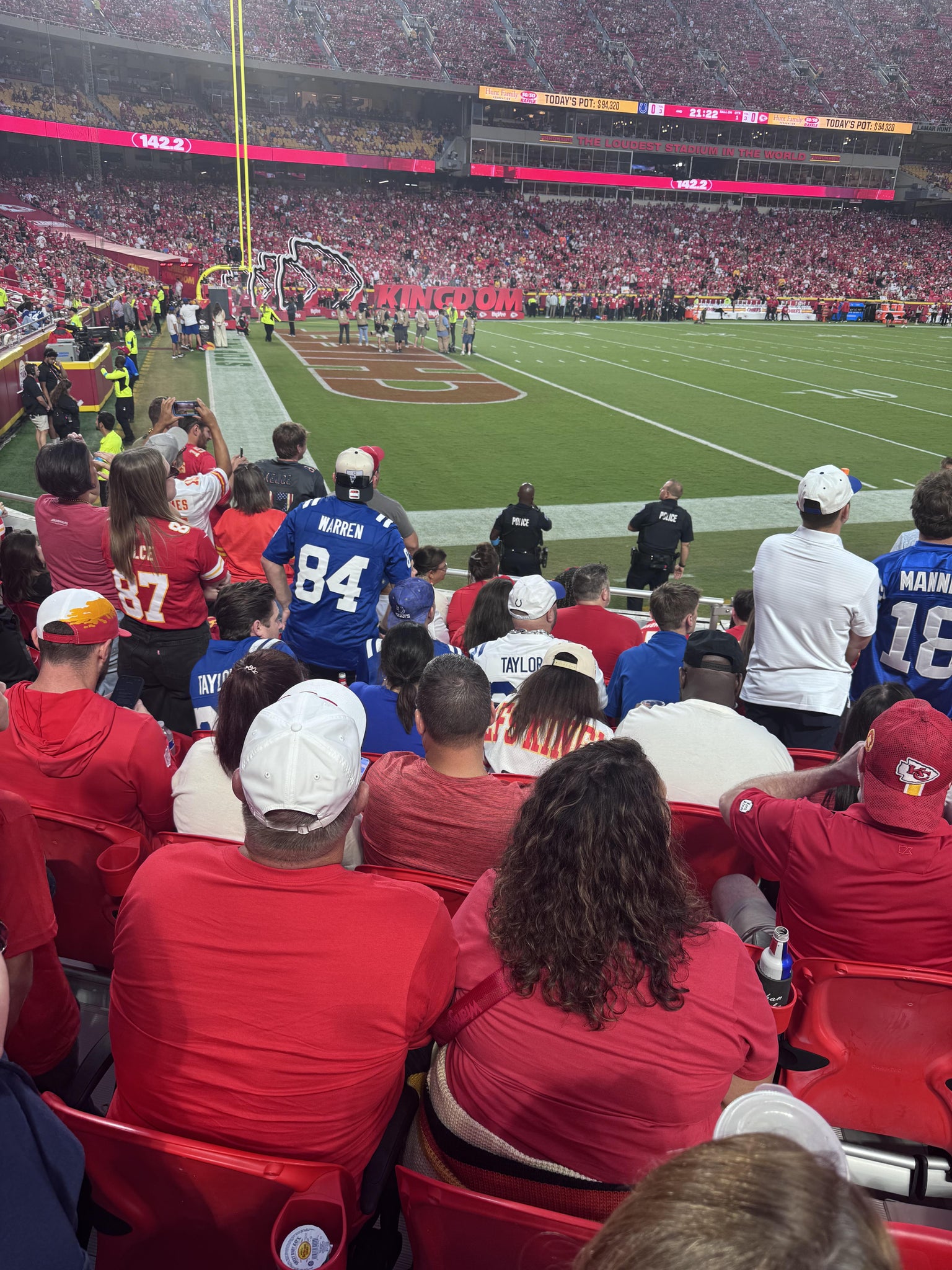 Vue réelle des fans prise de la Section 106 au site Arrowhead Stadium par Philip M