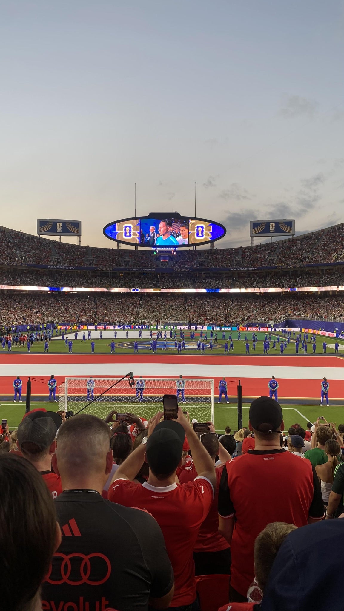 Vue réelle des fans prise de la Section 110 au site Arrowhead Stadium par Lupita V