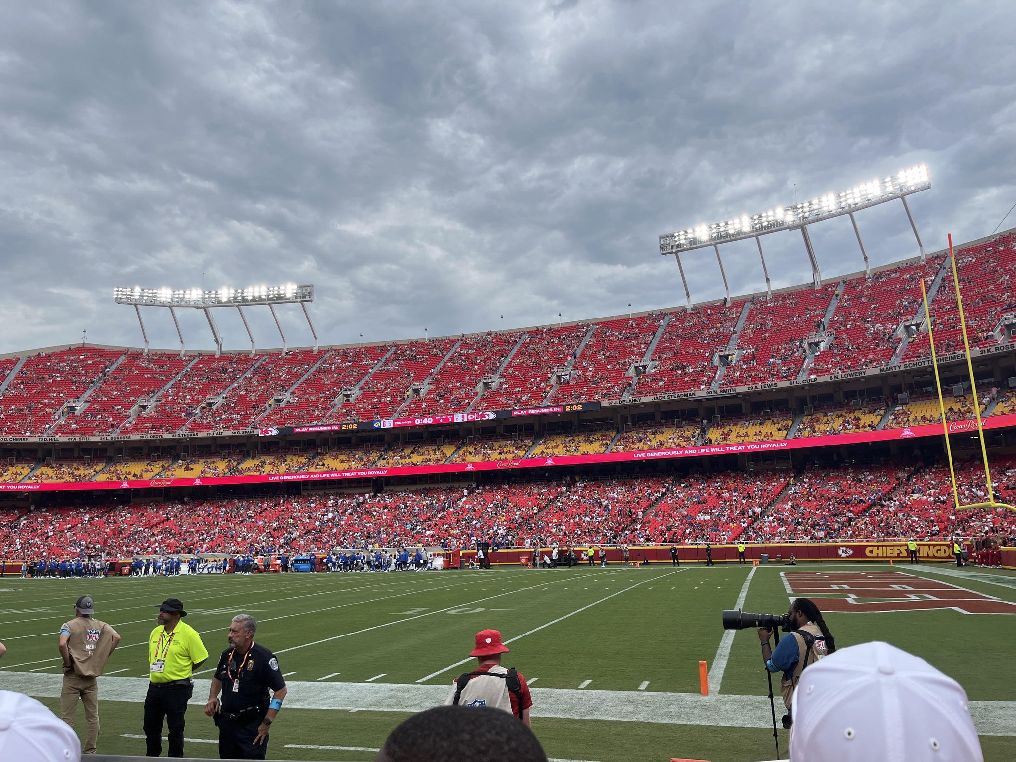 Vue réelle des fans prise de la Section 115 au site Arrowhead Stadium par Isis M