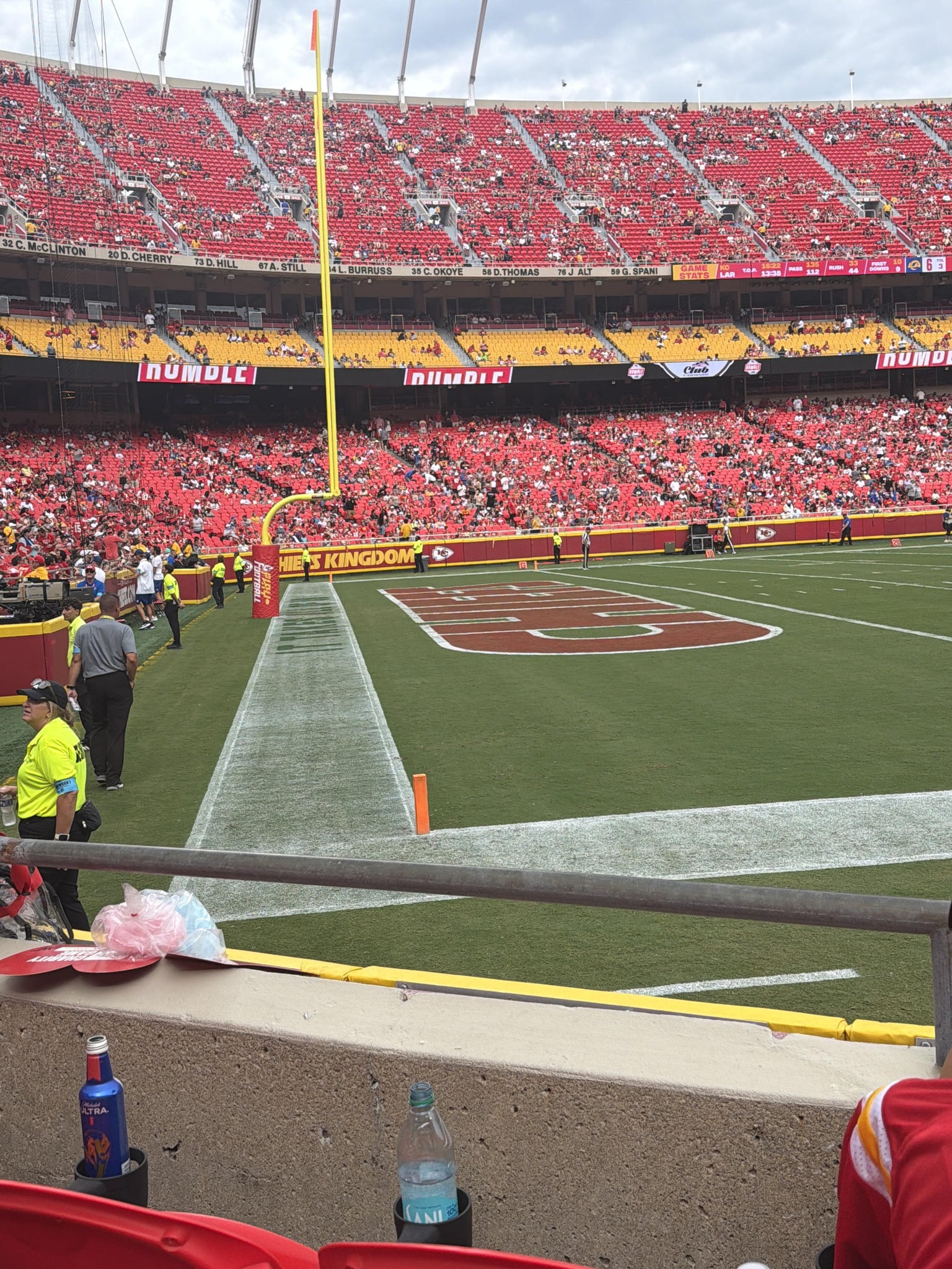 Vue réelle des fans prise de la Section 124 au site Arrowhead Stadium par Yareli C