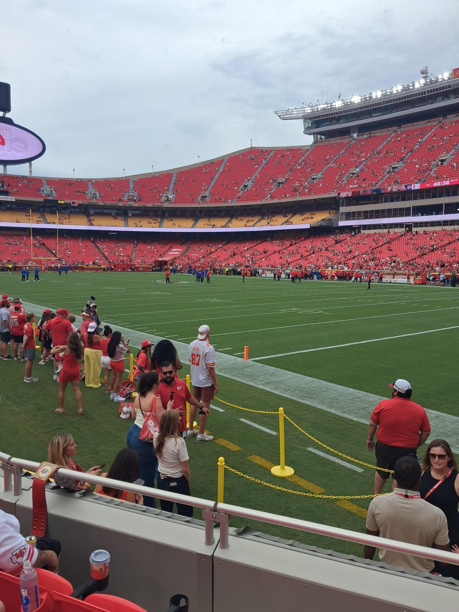 Vue réelle des fans prise de la Section 132 au site Arrowhead Stadium par Carville S