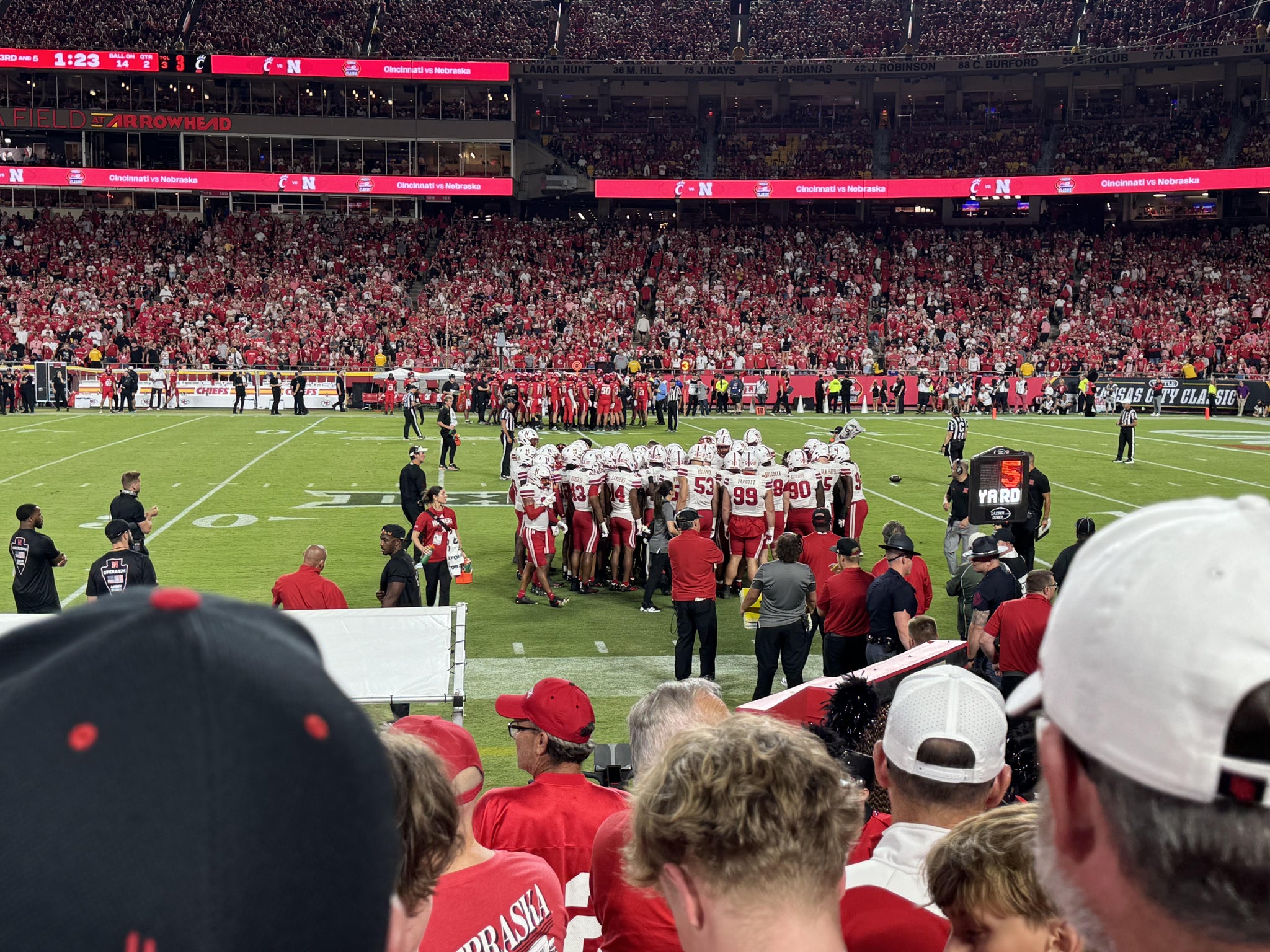 Vue réelle des fans prise de la Section 135 au site Arrowhead Stadium par Toby A