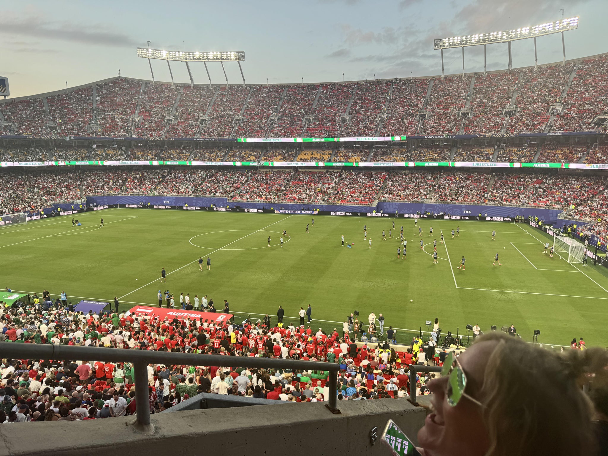 Vue réelle des fans prise de la Section 221 au site Arrowhead Stadium par Shelby T