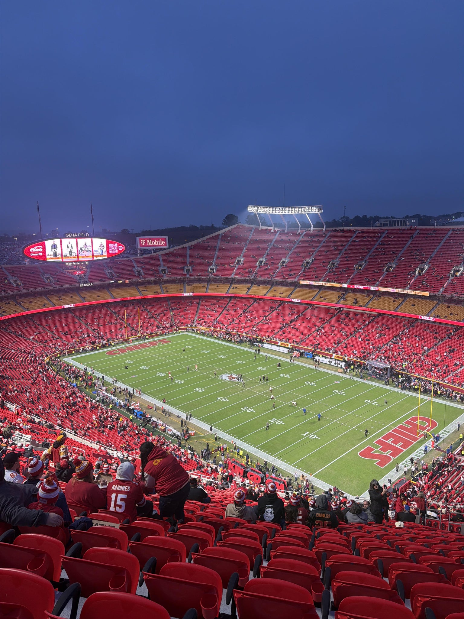 Vue réelle des fans prise de la Section 319 au site Arrowhead Stadium par Tim G