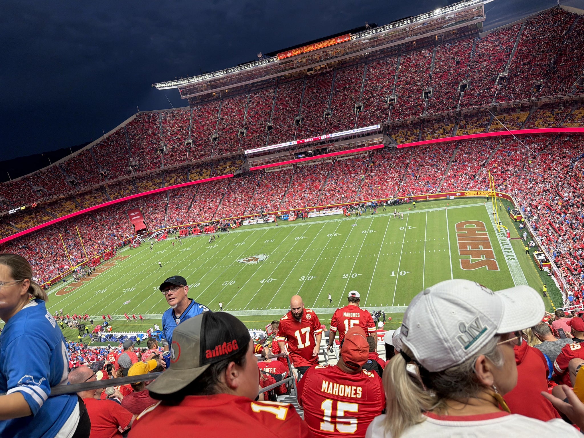 Vue réelle des fans prise de la Section 343 au site Arrowhead Stadium par Carter B