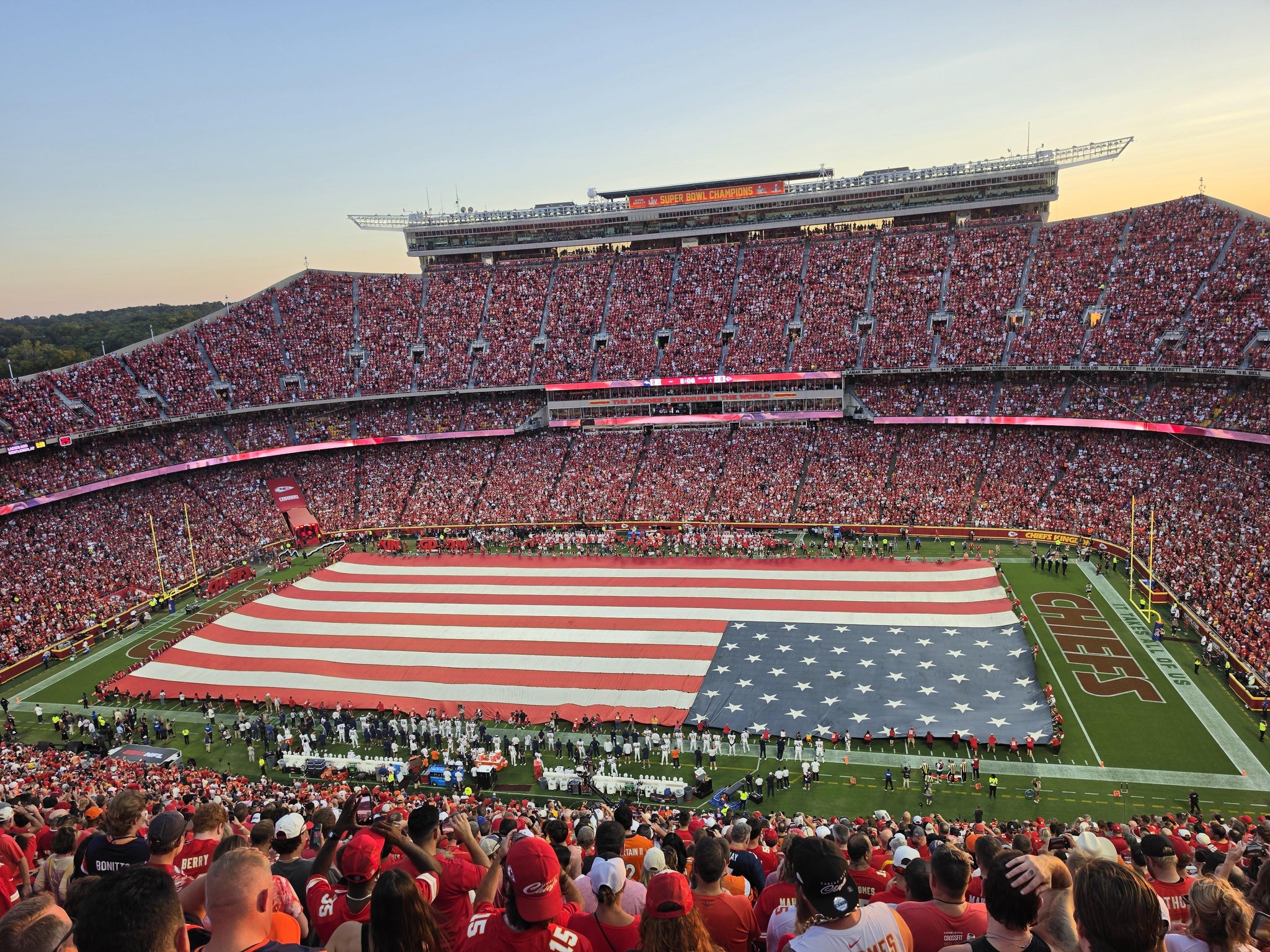 Vue réelle des fans prise de la Section 345 au site Arrowhead Stadium par Dylan T
