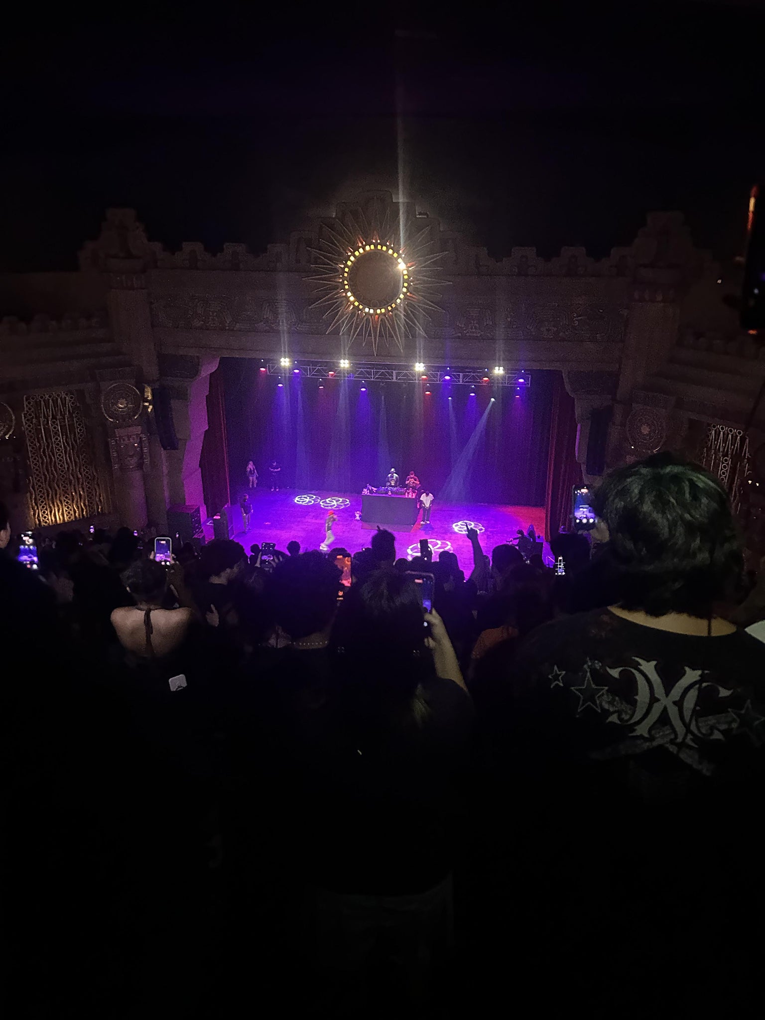 Vue réelle des fans prise de la Balcony au site Aztec Theatre par Amisty S