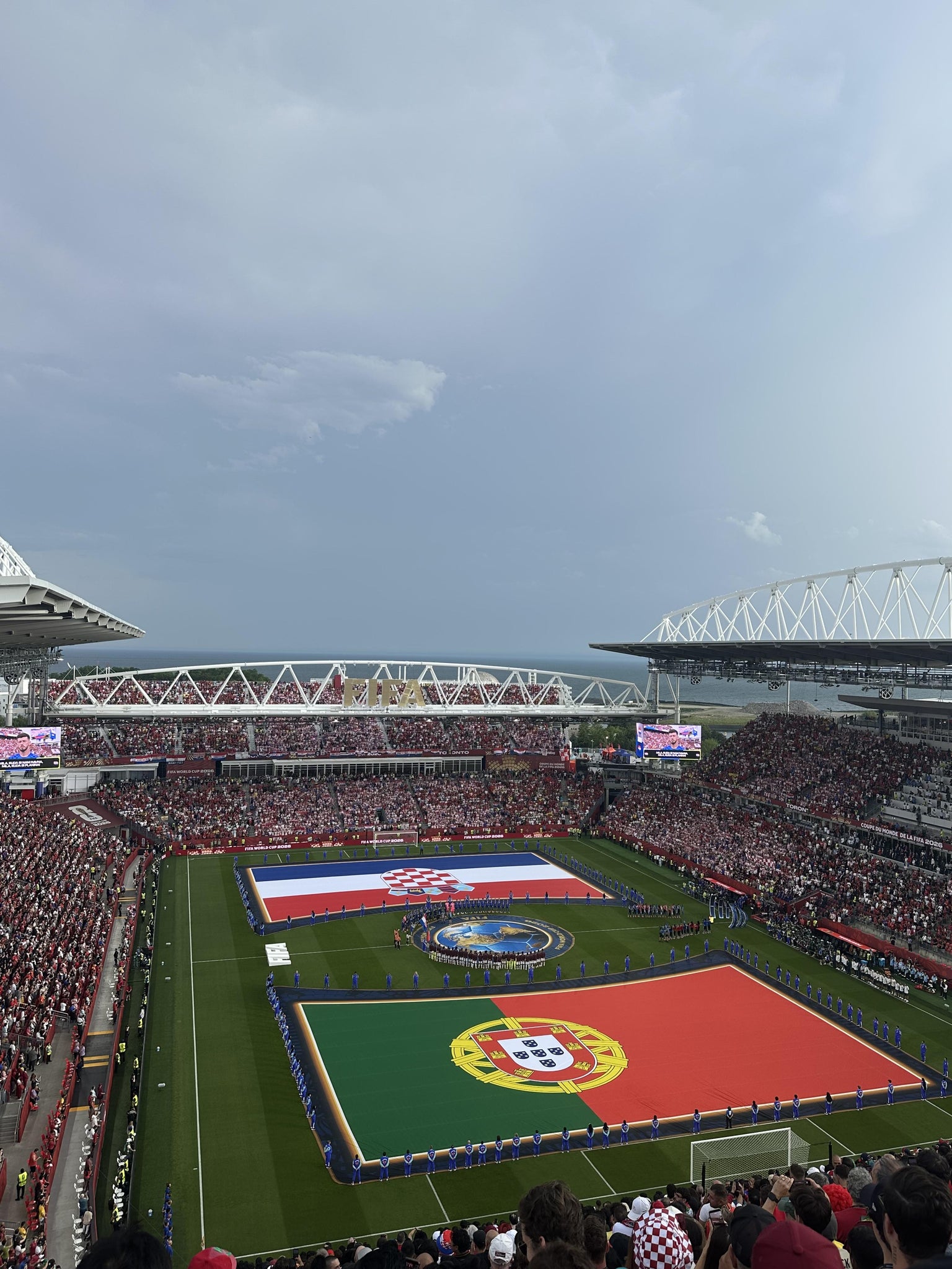 Vue réelle des fans prise de la Section 201 au site BMO Field par Anonymous User
