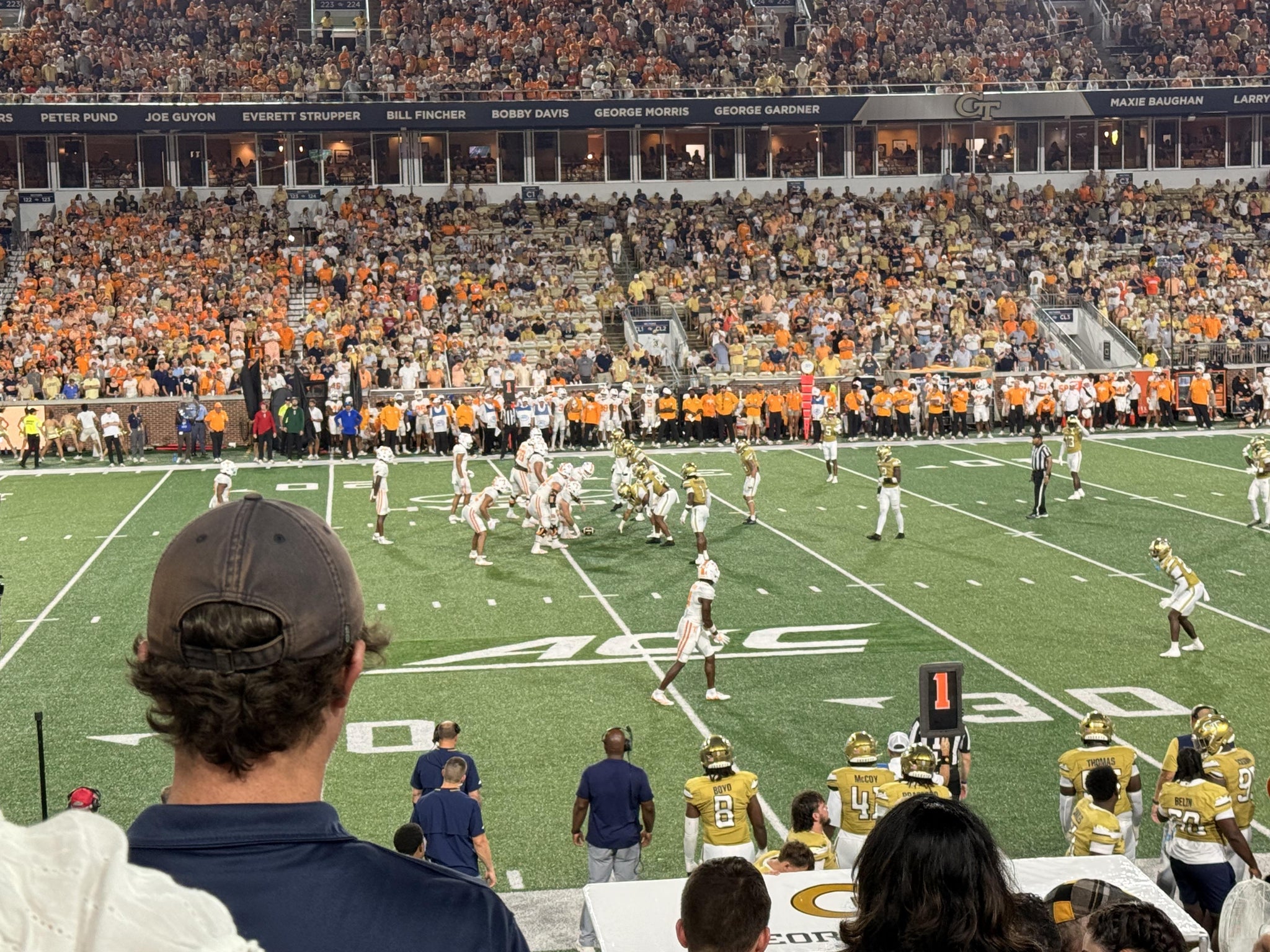 Vue réelle des fans prise de la Section 108 au site Bobby Dodd Stadium par Denise B