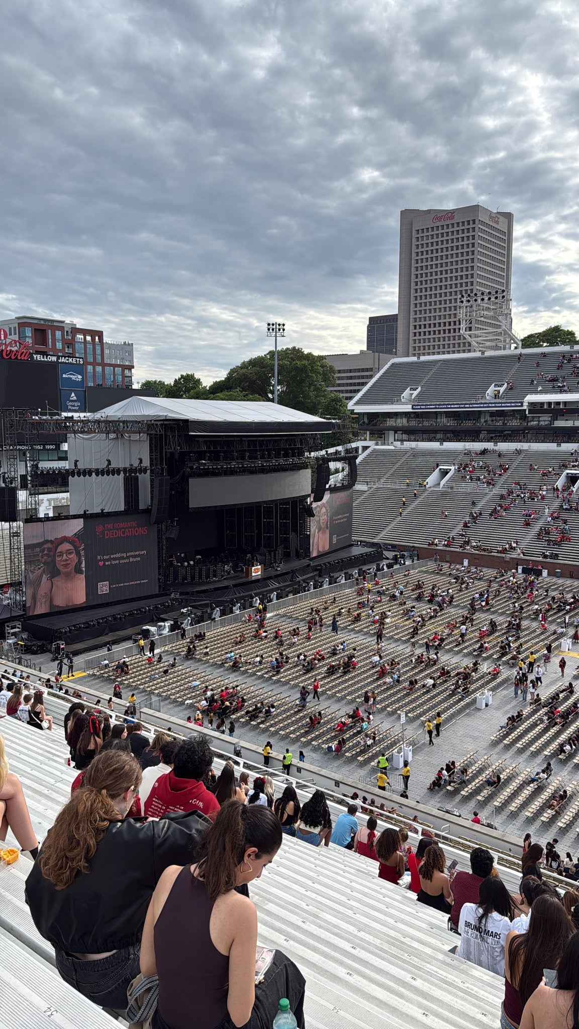 Vue réelle des fans prise de la Section 212 au site Bobby Dodd Stadium par Shane T
