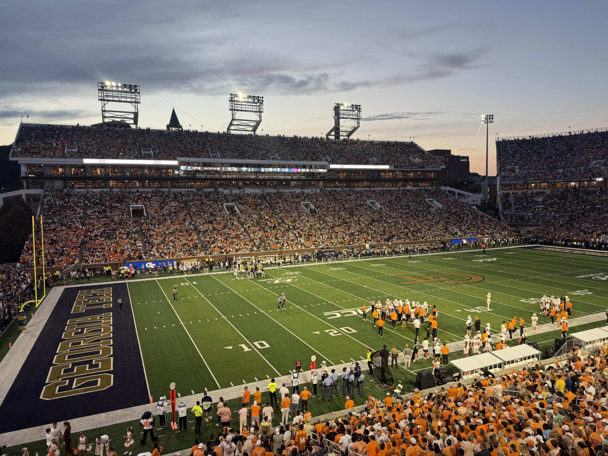 Vue réelle des fans prise de la Section 228 au site Bobby Dodd Stadium par Derrall S