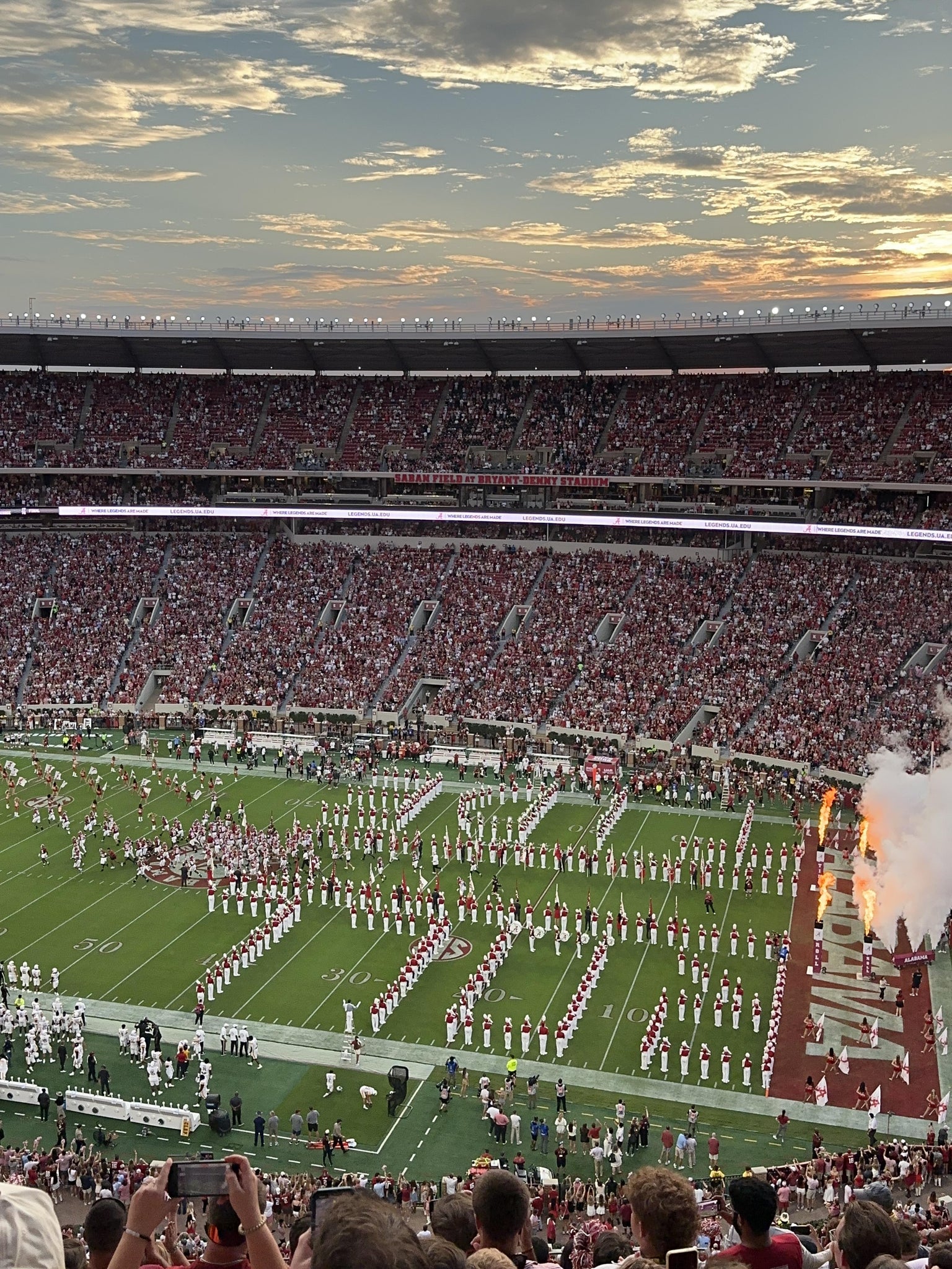 Vue réelle des fans prise de la Section 835 au site Bryant-Denny Stadium par Ry P