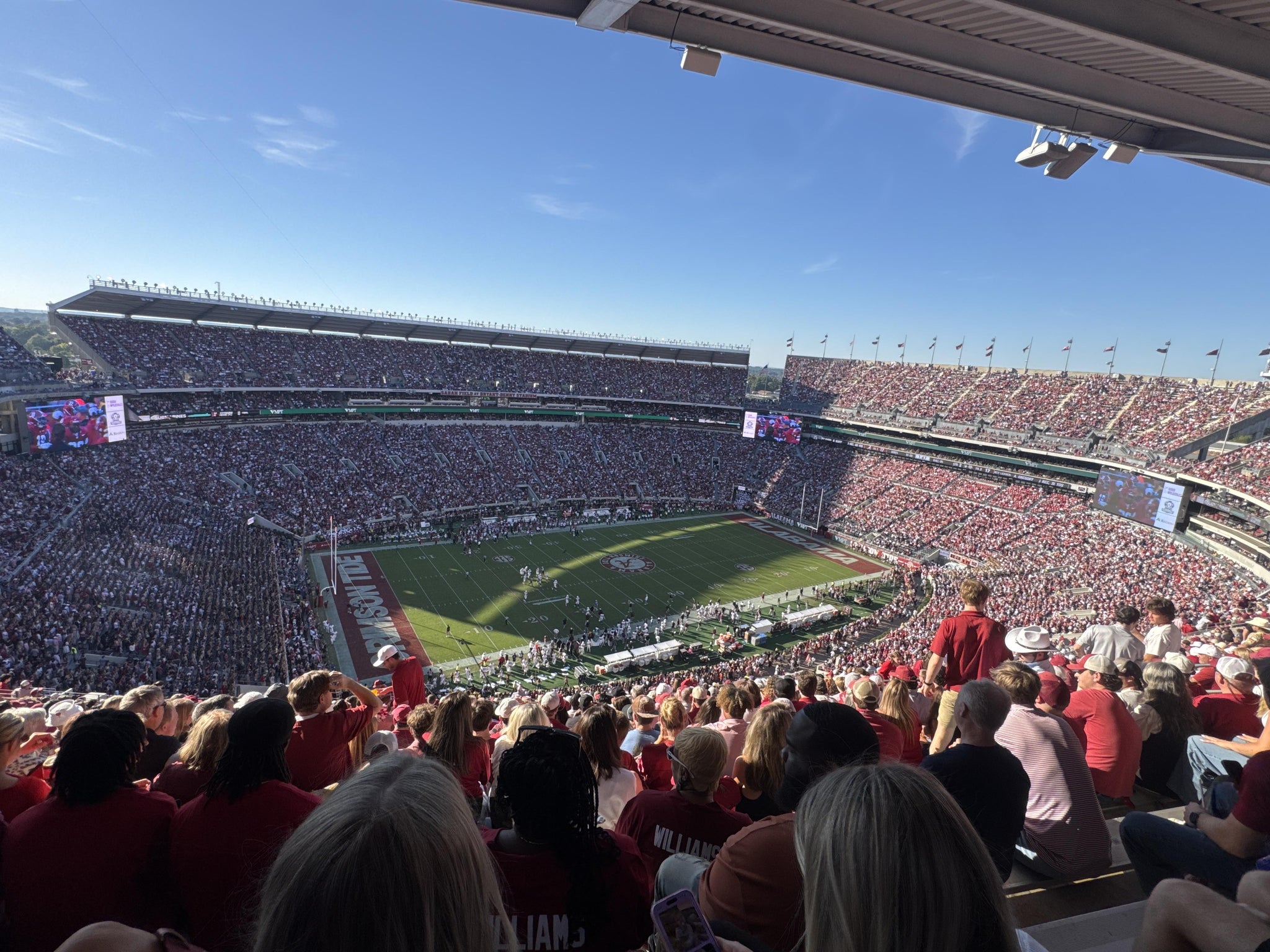 Vue réelle des fans prise de la Section 843 au site Bryant-Denny Stadium par Nathan O