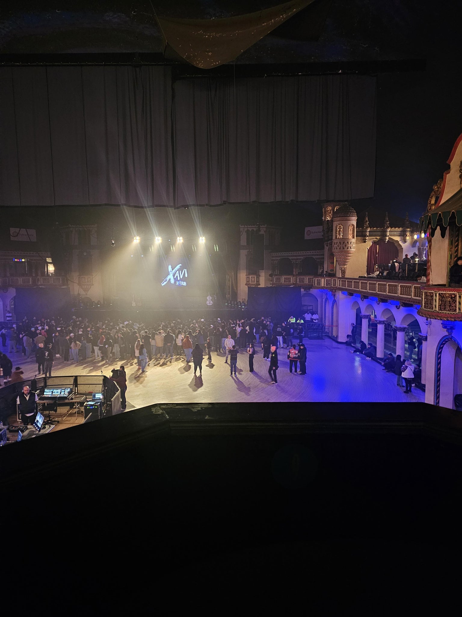 Real Fan View taken from Loge Box 9 at Byline Bank Aragon Ballroom by Guillermo Z