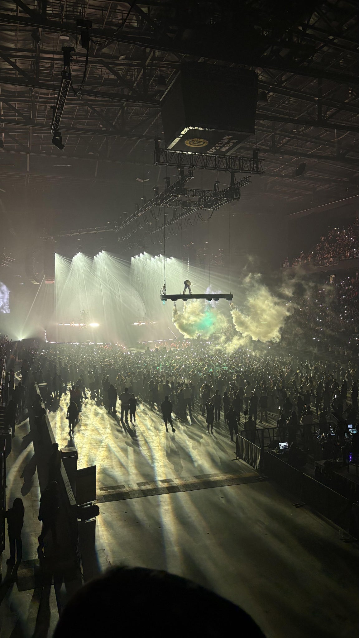 Vue réelle des fans prise de la Section 115 au site CFG Bank Arena par Alijah L