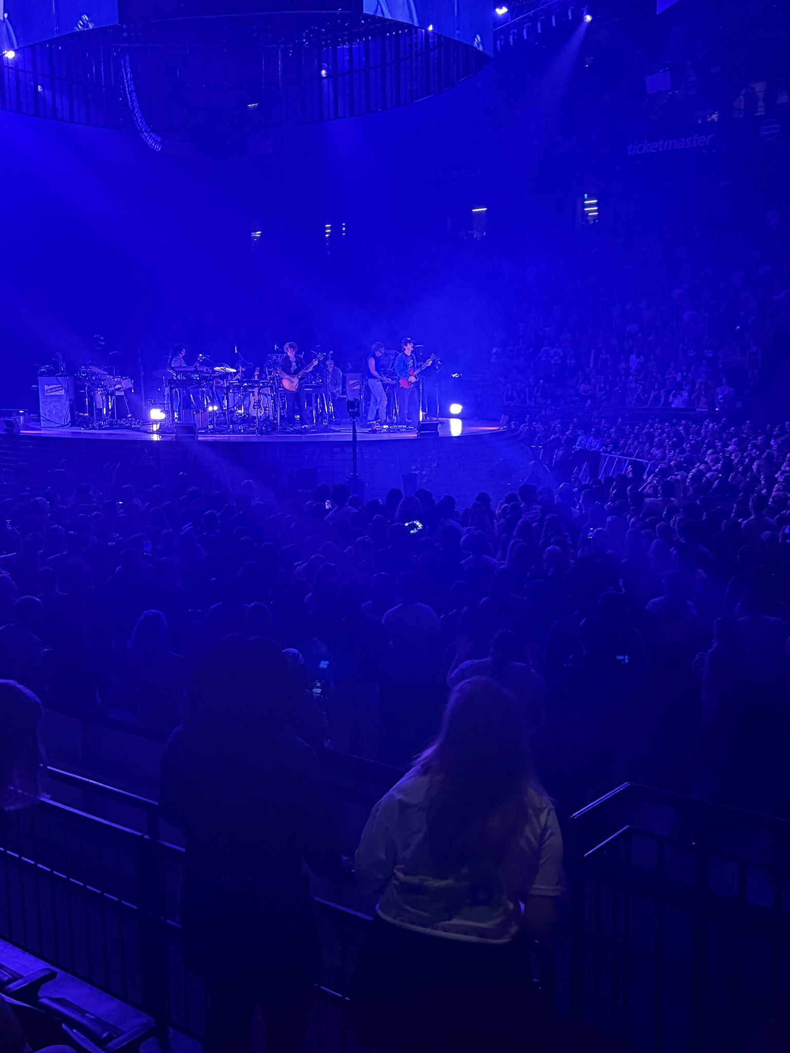 Vue réelle des fans prise de la Section 119 au site CFG Bank Arena par Charlie N