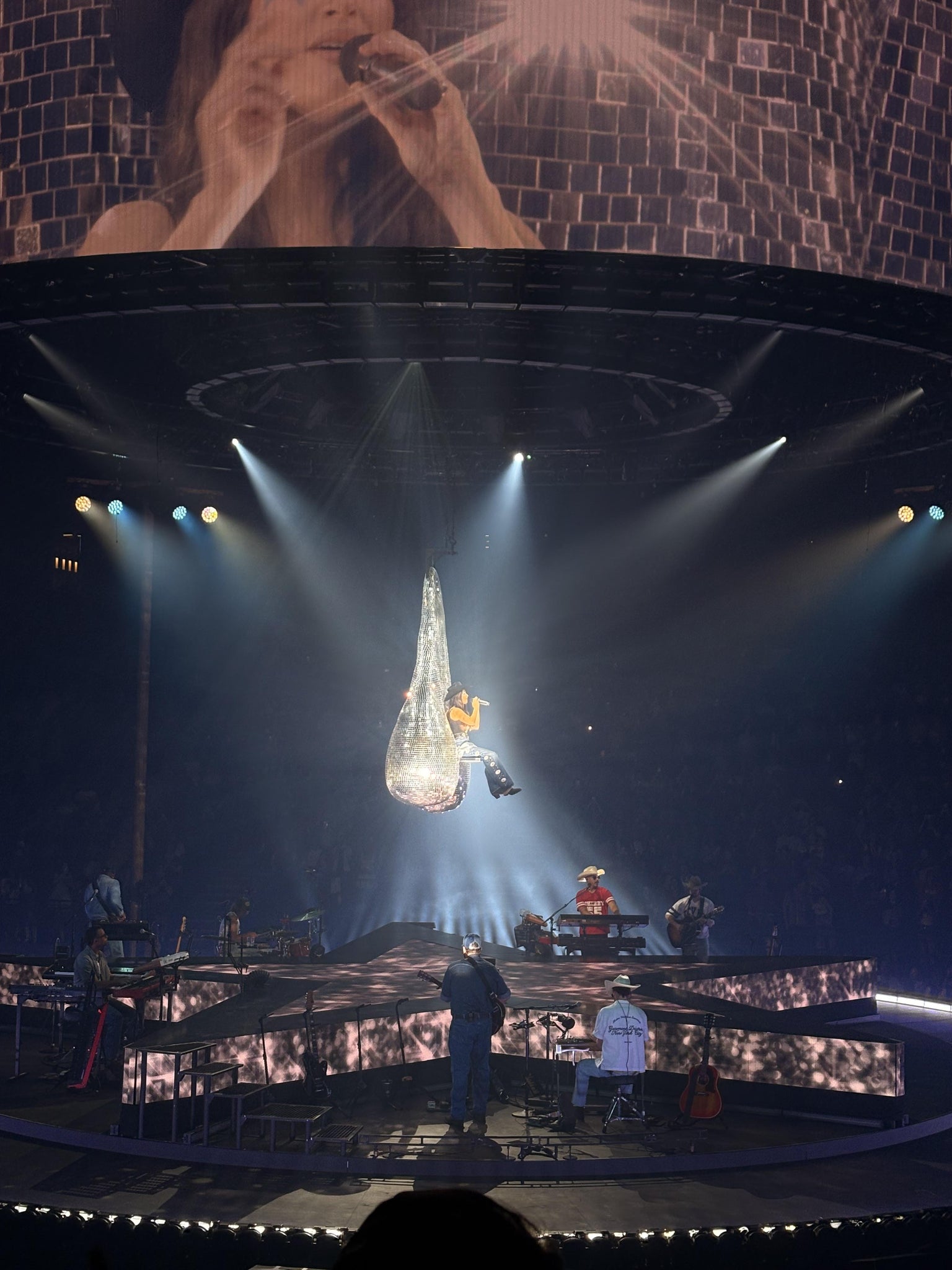 Vue réelle des fans prise de la Section 122 au site CFG Bank Arena par Sam G