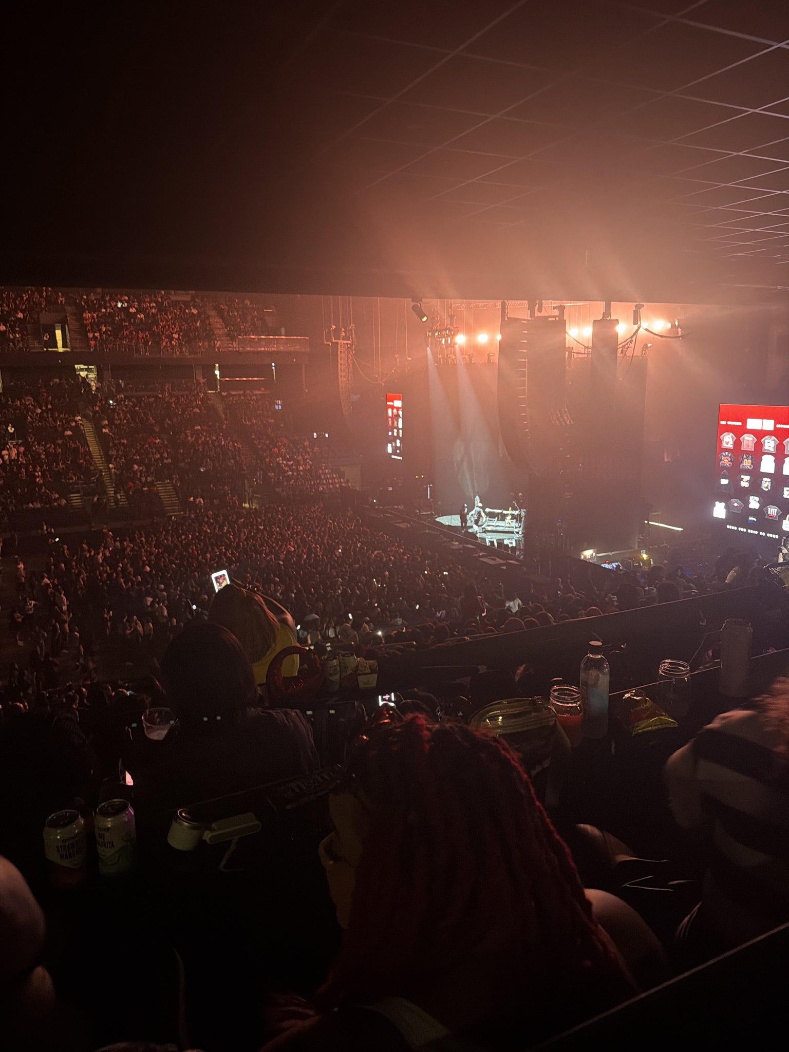Vue réelle des fans prise de la Theater Box 103 B au site CFG Bank Arena par Lavar T