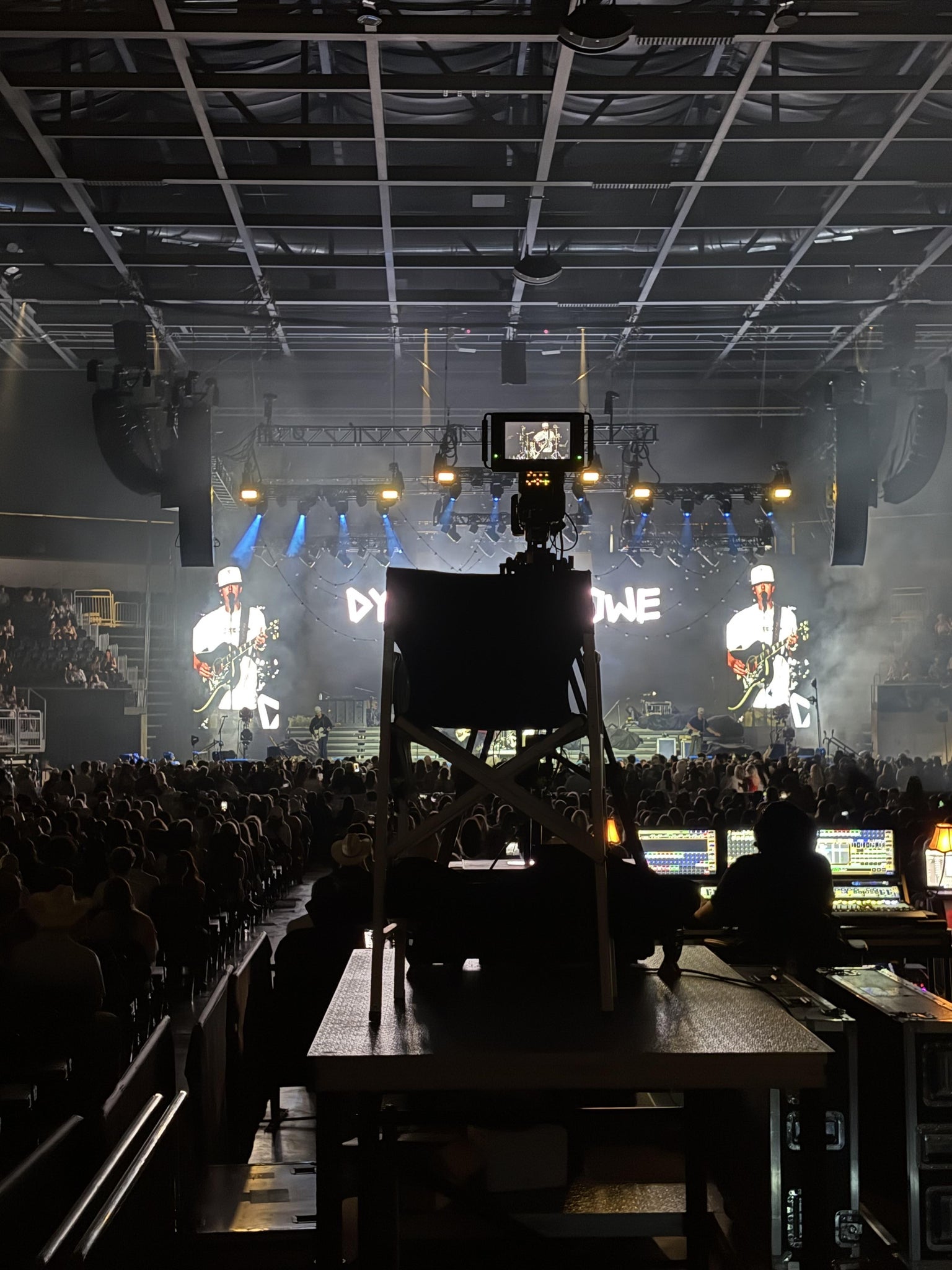 Vue réelle des fans prise de la Section 110 au site Cable Dahmer Arena par Brosie S