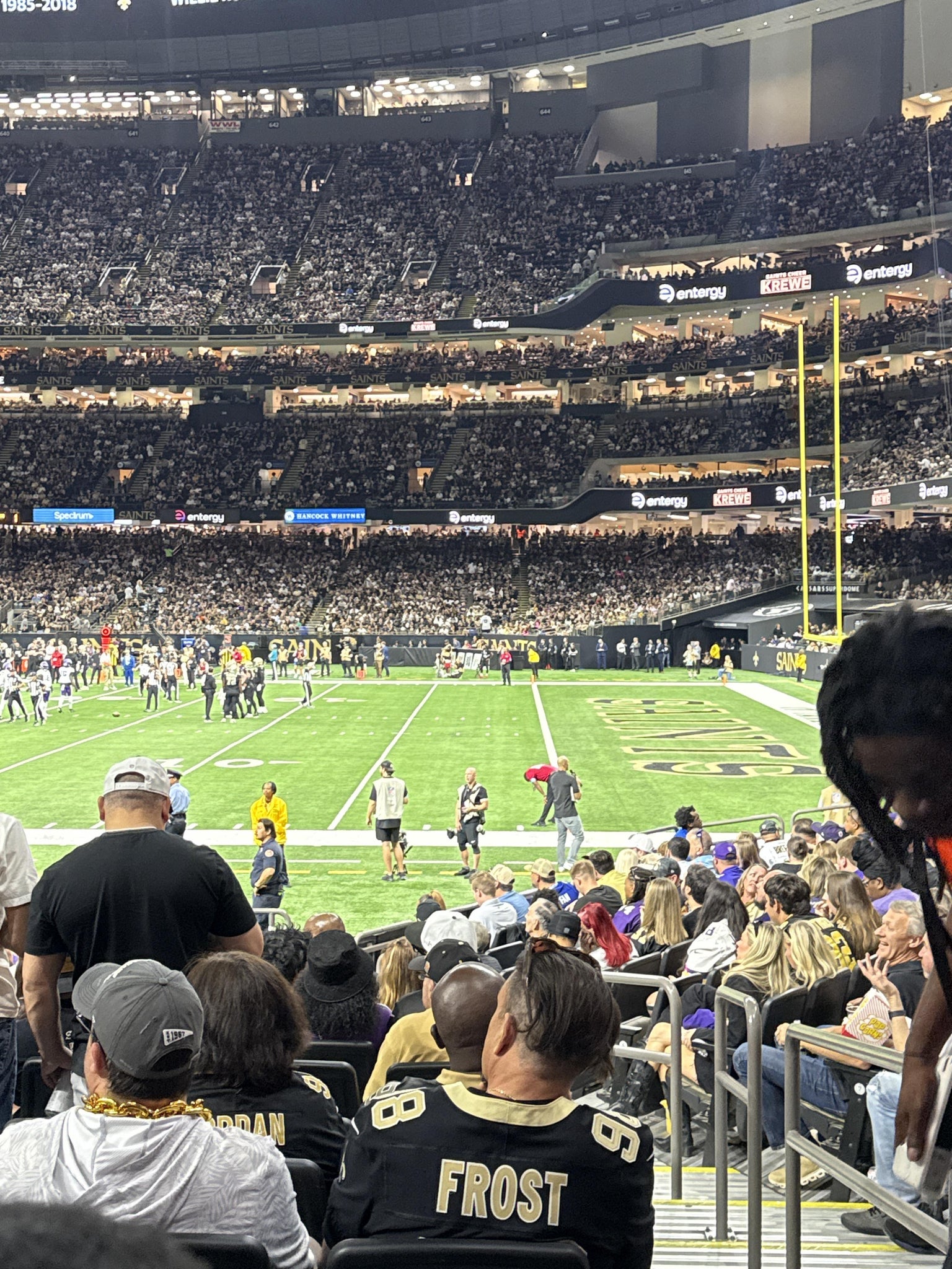 Vue réelle des fans prise de la Section 111 au site Caesars Superdome par Brady G