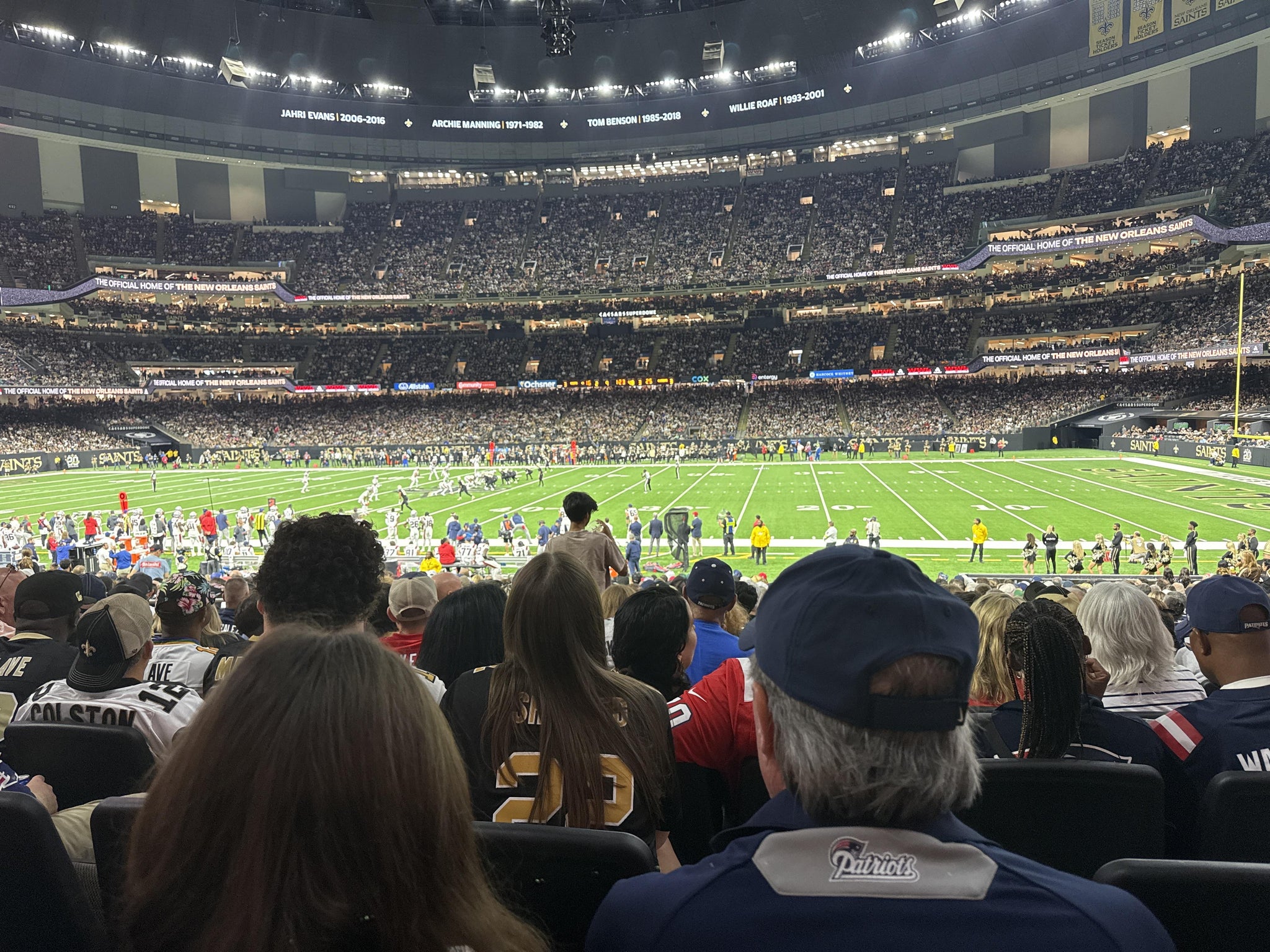 Vue réelle des fans prise de la Section 112 au site Caesars Superdome par Zachary S