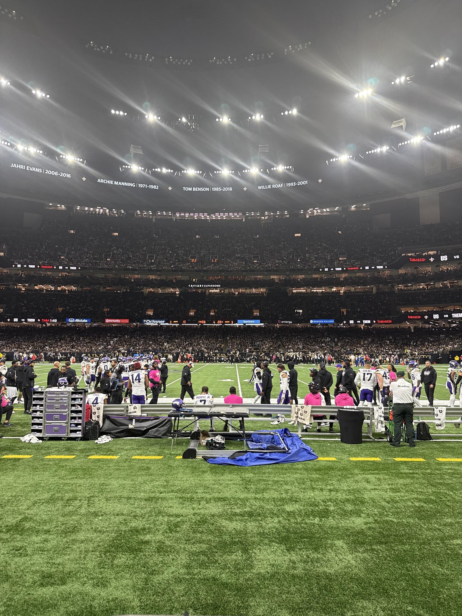 Vue réelle des fans prise de la Section 113 au site Caesars Superdome par Mary B