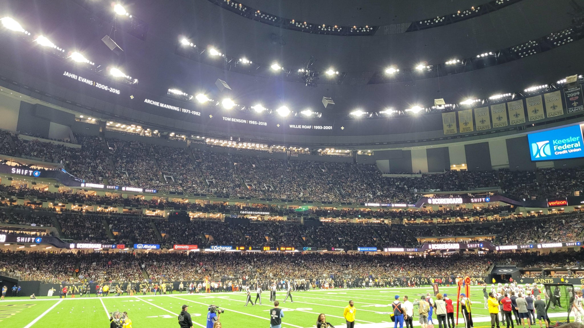 Vue réelle des fans prise de la Section 117 au site Caesars Superdome par Russ B