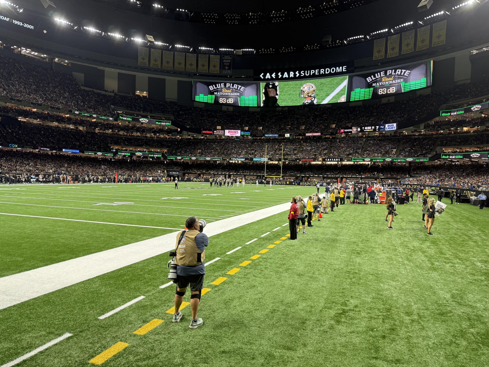 Vue réelle des fans prise de la Section 124 au site Caesars Superdome par David F