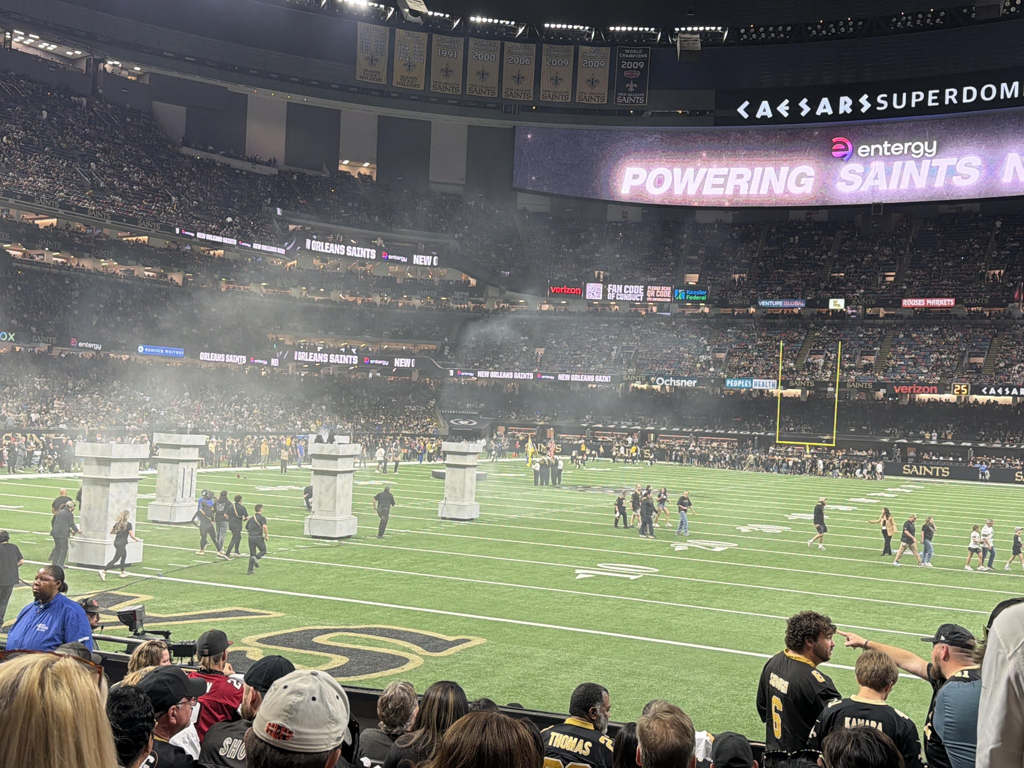 Vue réelle des fans prise de la Section 126 au site Caesars Superdome par Anonymous User
