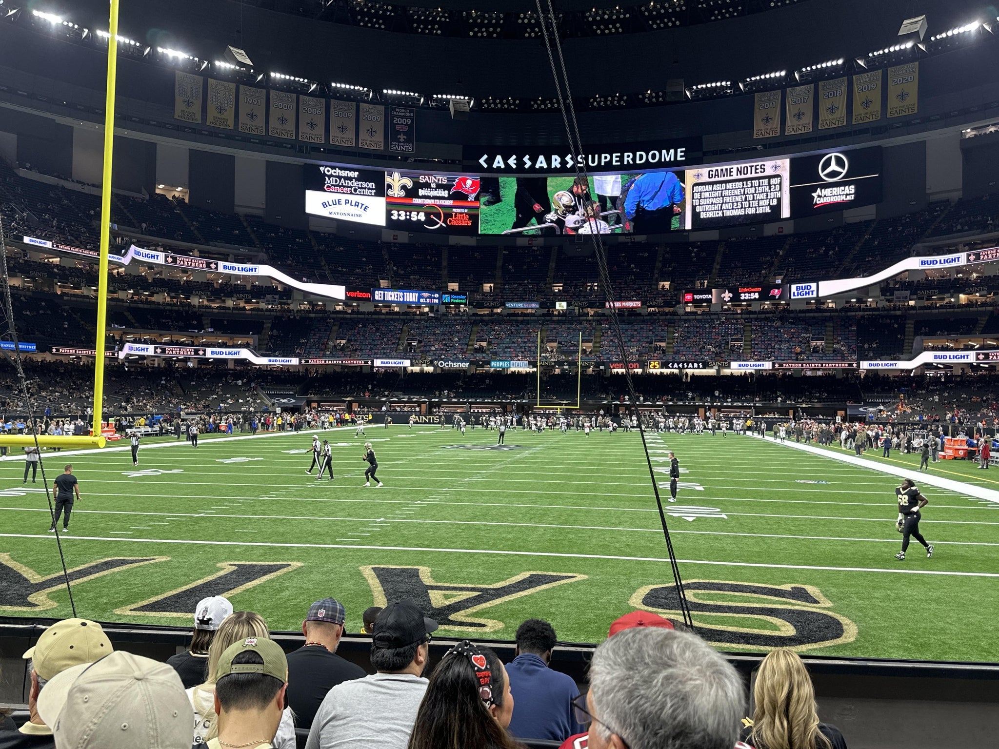 Vue réelle des fans prise de la Section 127 au site Caesars Superdome par Shanon C