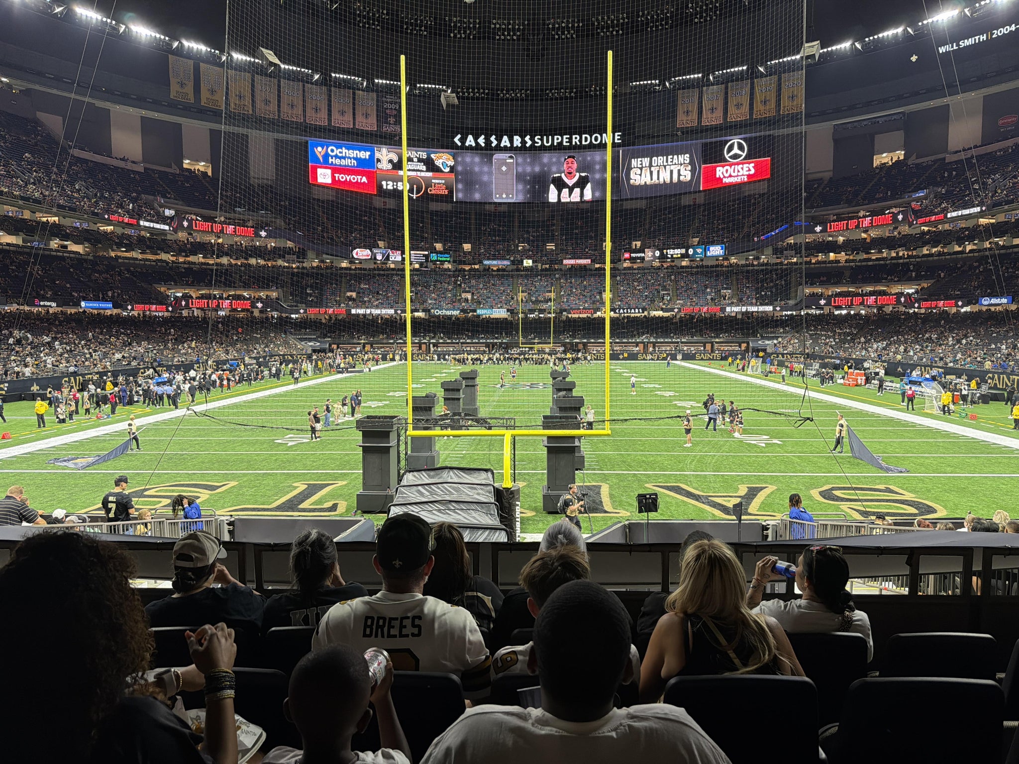 Vue réelle des fans prise de la Section 128 au site Caesars Superdome par Brandon P