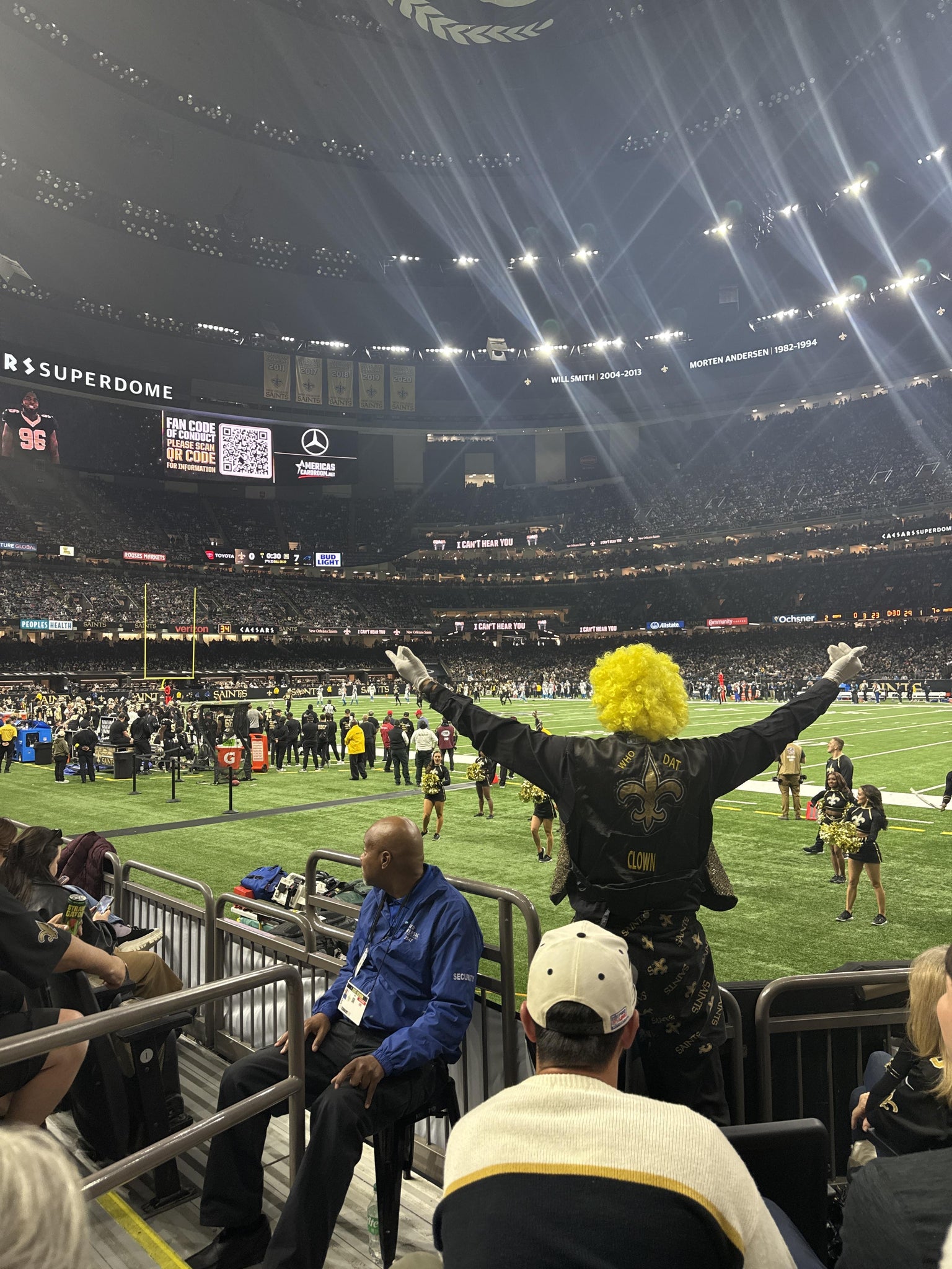Vue réelle des fans prise de la Section 135 au site Caesars Superdome par Christine M
