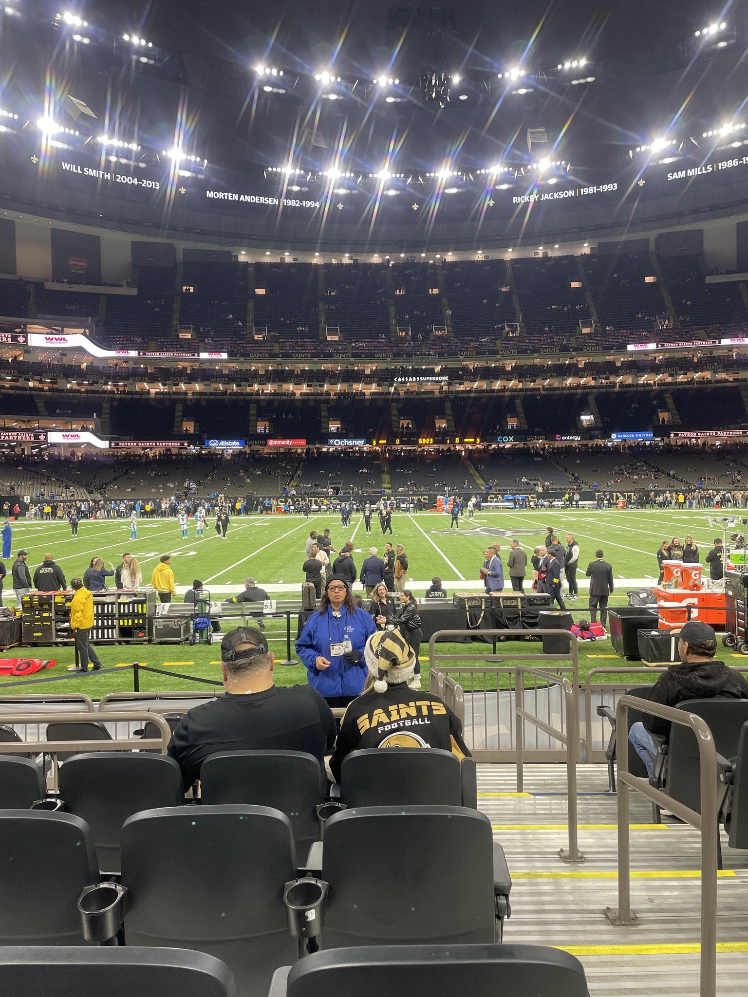 Vue réelle des fans prise de la Section 143 au site Caesars Superdome par Donna W