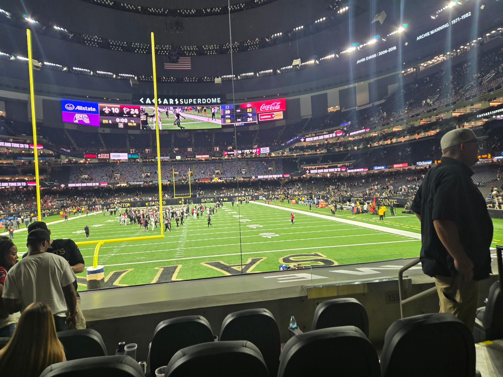 Vue réelle des fans prise de la 156 Club au site Caesars Superdome par Zack Z
