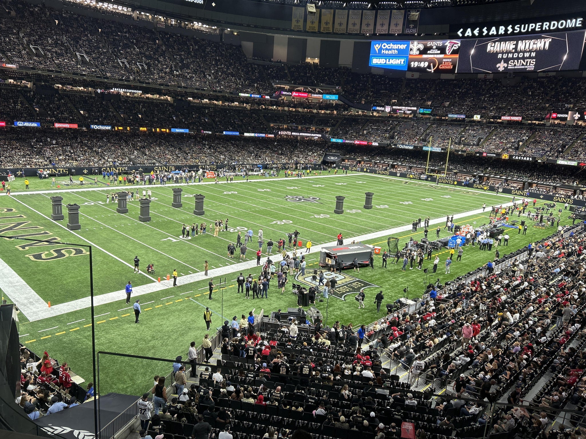 Vue réelle des fans prise de la Section 318 au site Caesars Superdome par Emily S