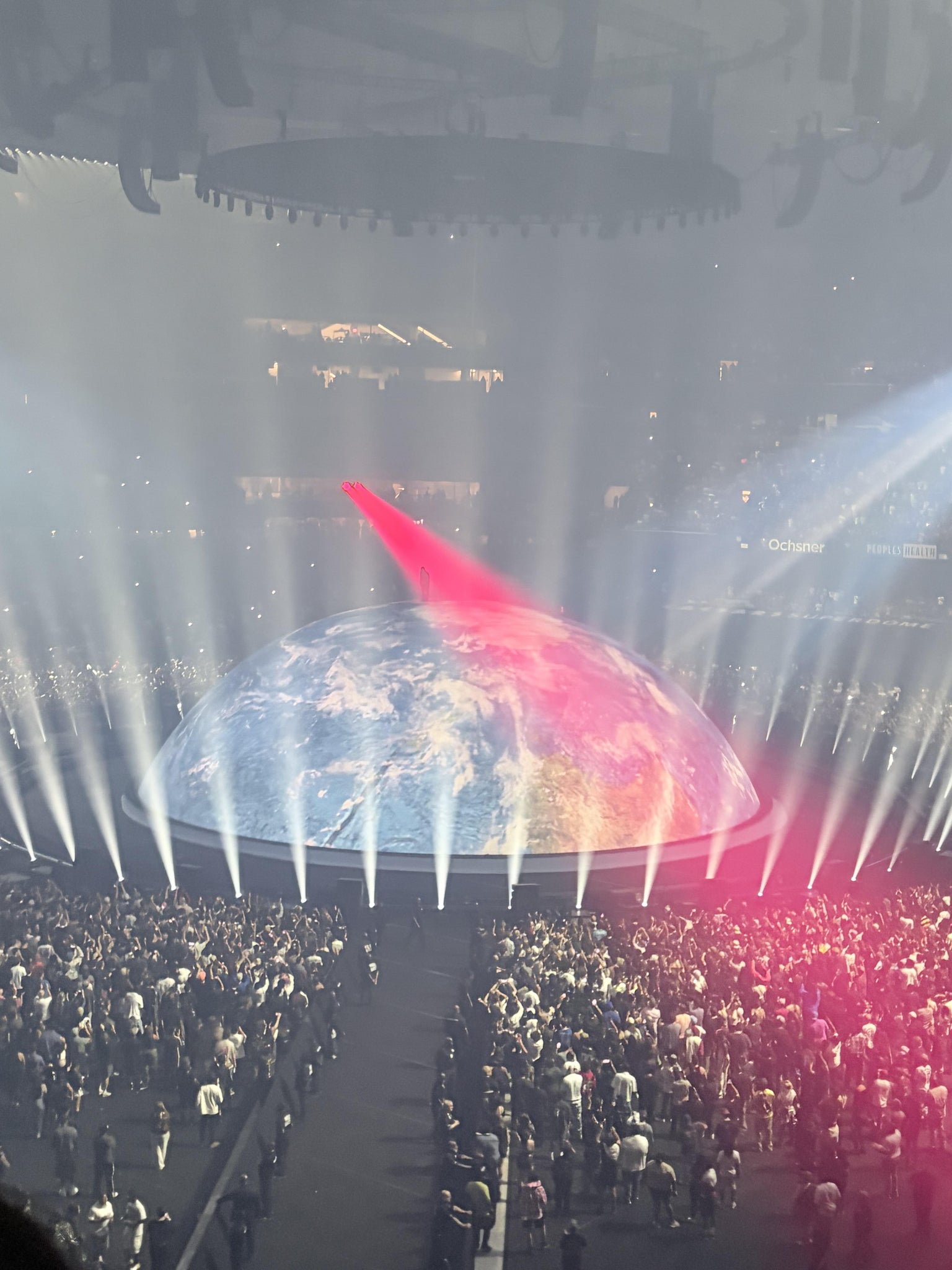 Vue réelle des fans prise de la Section 319 au site Caesars Superdome par Dashawn J
