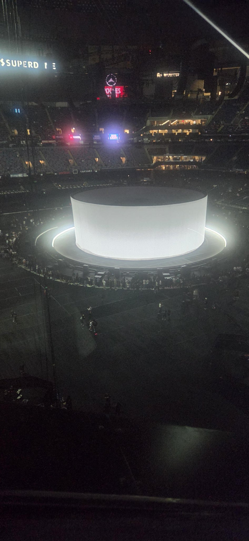 Vue réelle des fans prise de la Section 534 au site Caesars Superdome par Jaime V