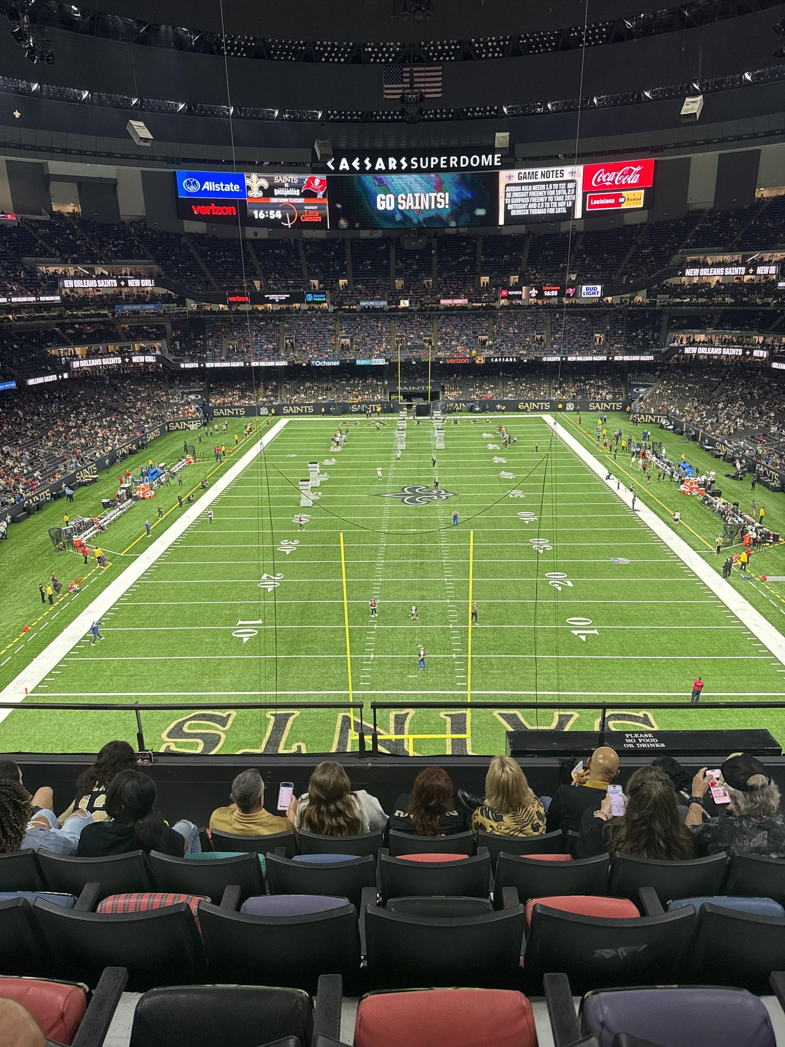 Vue réelle des fans prise de la Section 601 au site Caesars Superdome par Sarah L