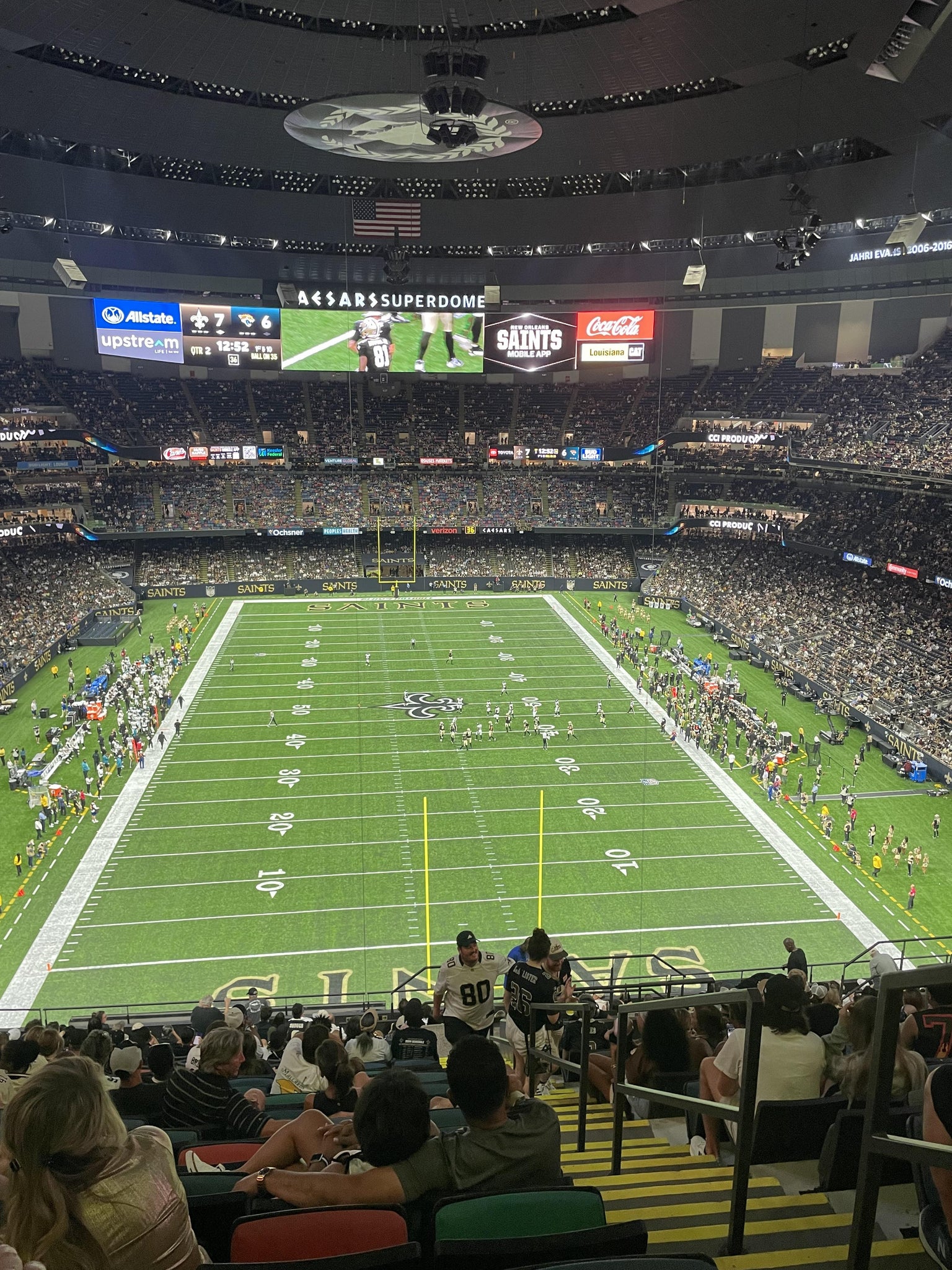 Vue réelle des fans prise de la Section 602 au site Caesars Superdome par Melanie R