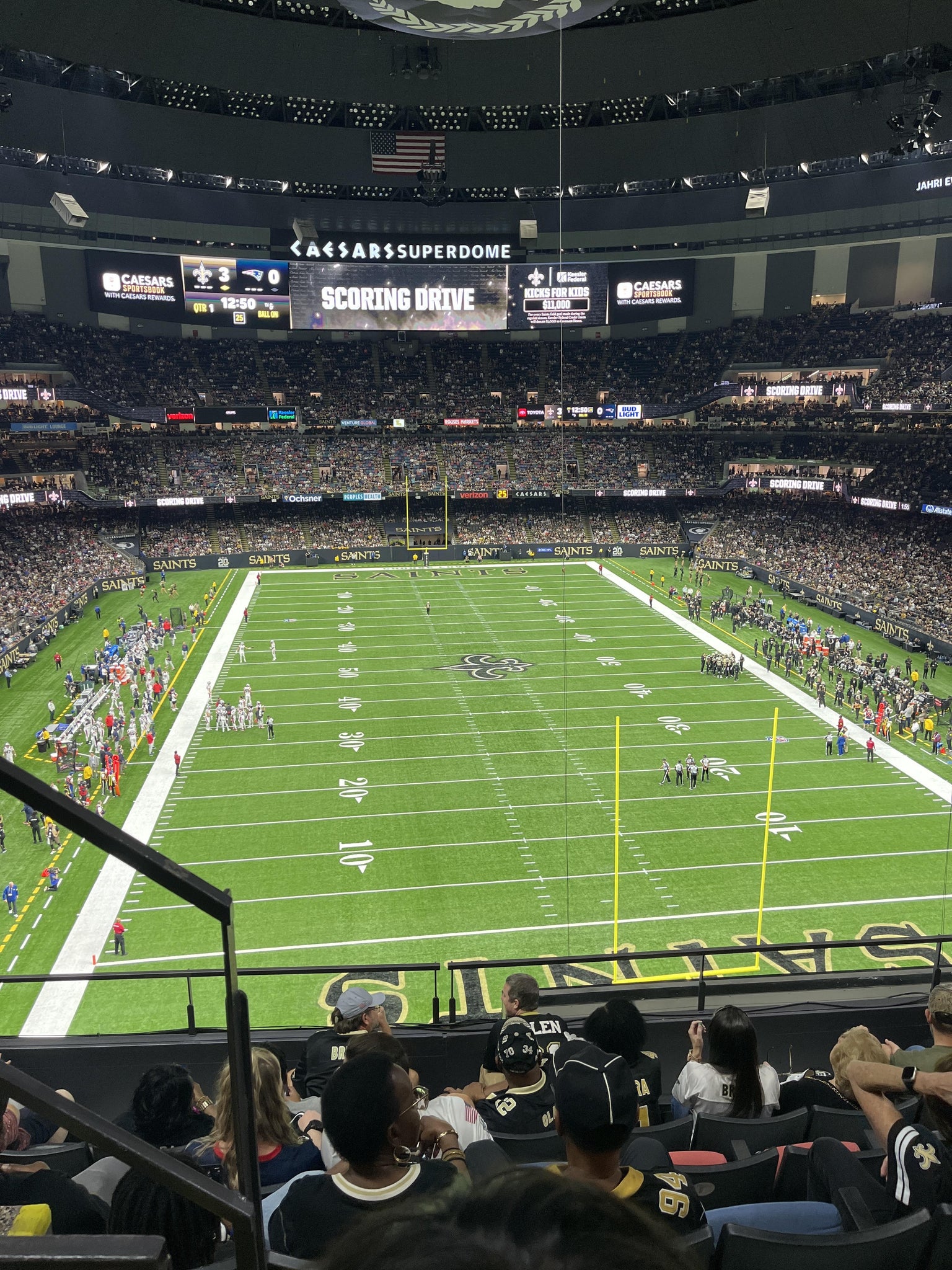 Vue réelle des fans prise de la Section 602 au site Caesars Superdome par Chris S