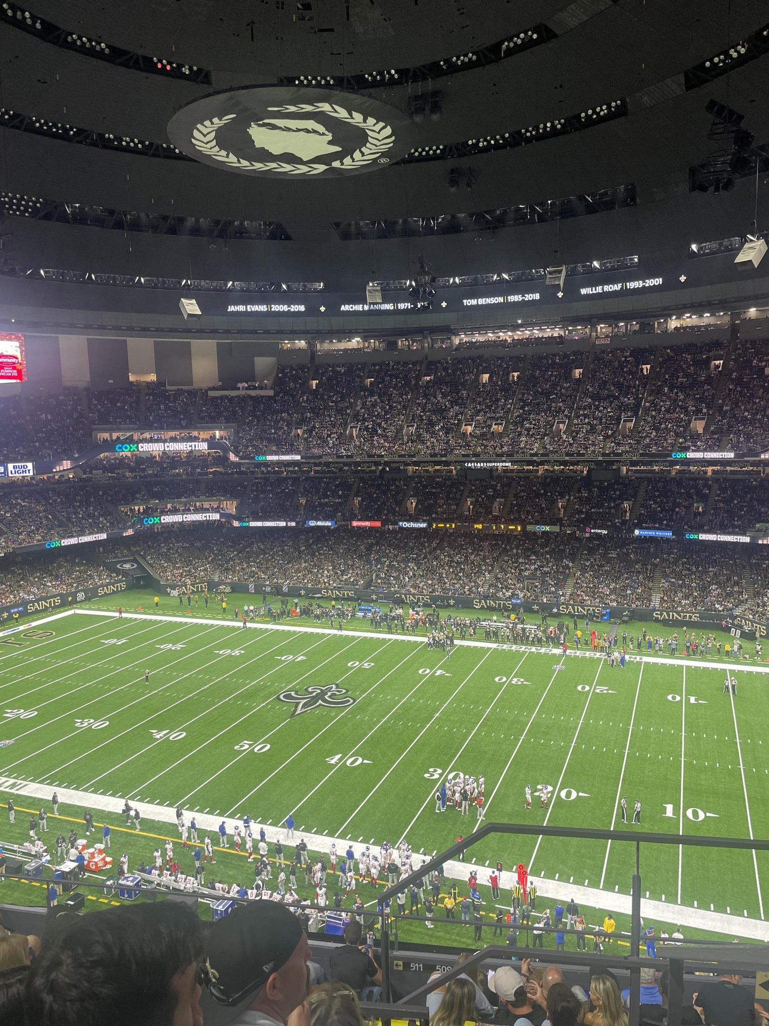 Vue réelle des fans prise de la Section 611 au site Caesars Superdome par Matthew M