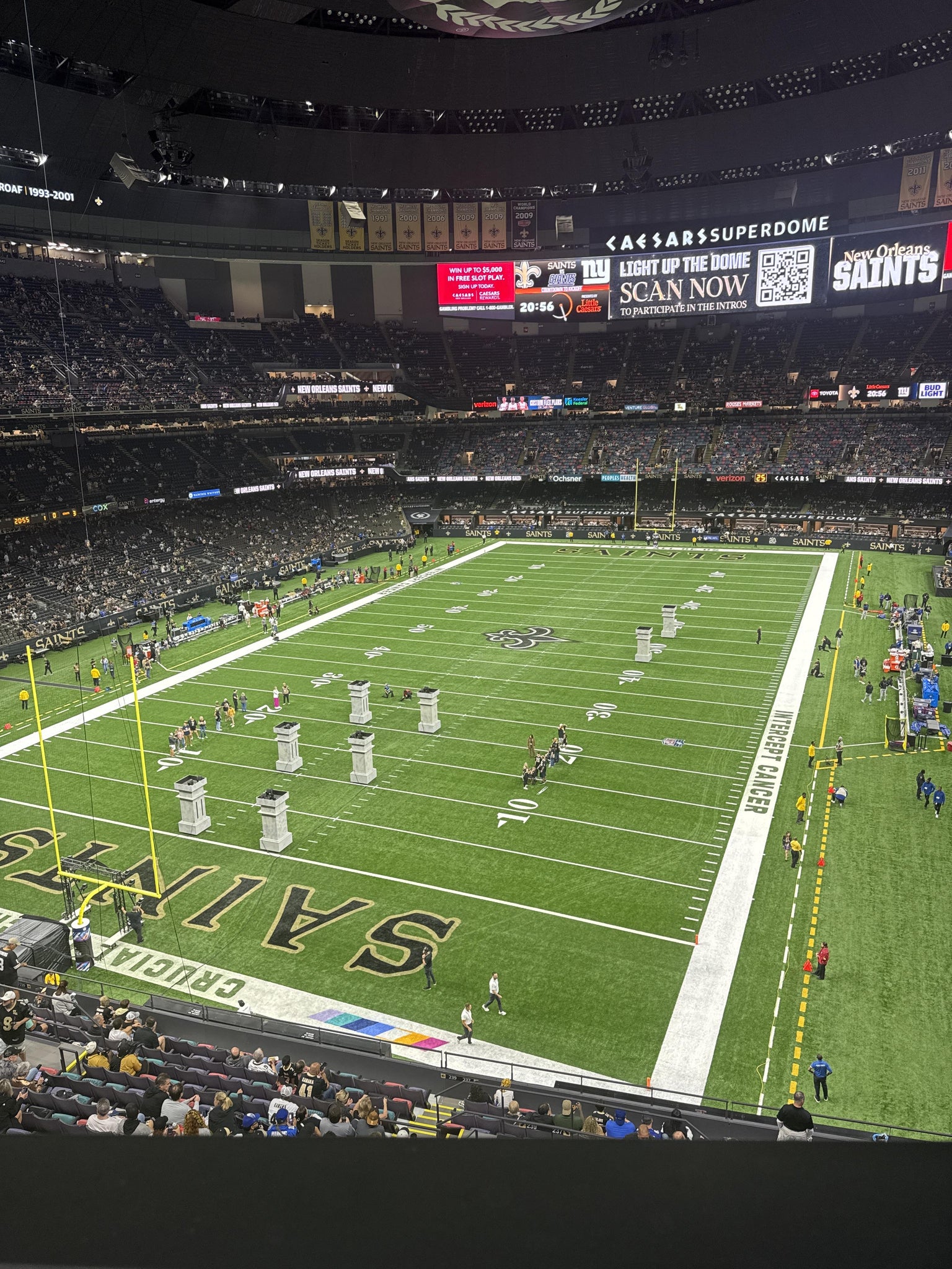 Vue réelle des fans prise de la Section 624 au site Caesars Superdome par Antonio C