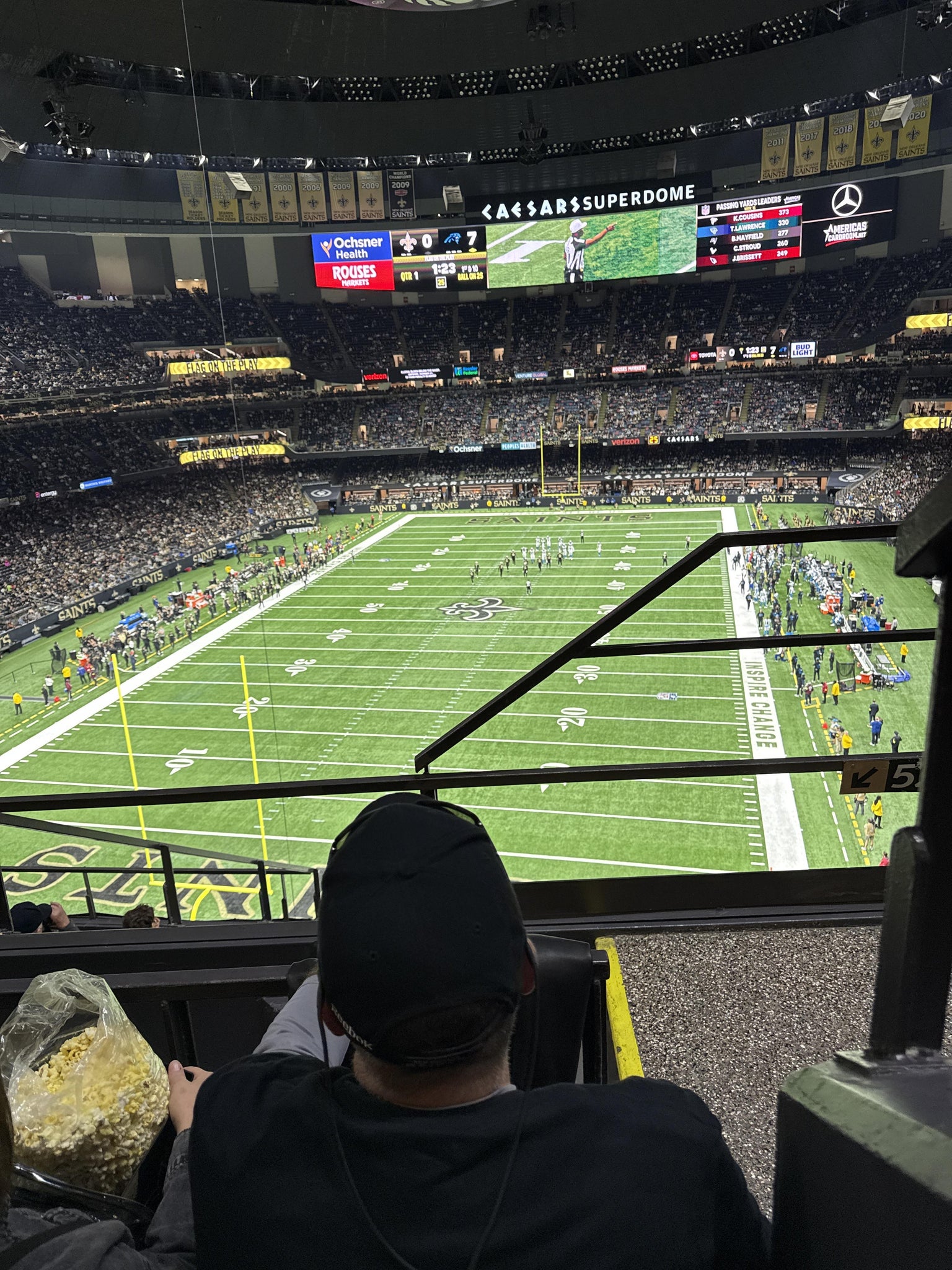 Vue réelle des fans prise de la Section 625 au site Caesars Superdome par Terrence C