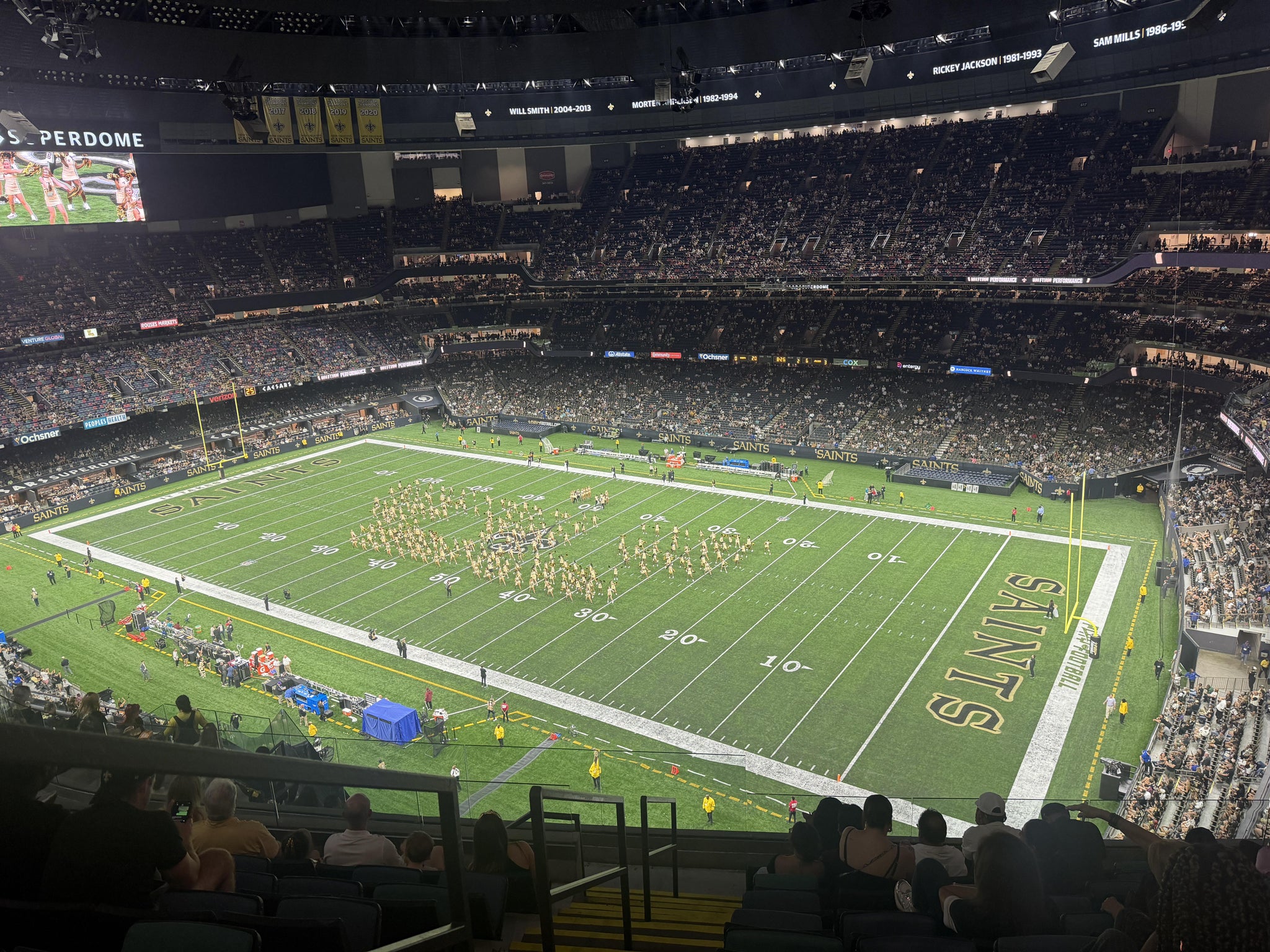 Vue réelle des fans prise de la Section 635 au site Caesars Superdome par Shane C