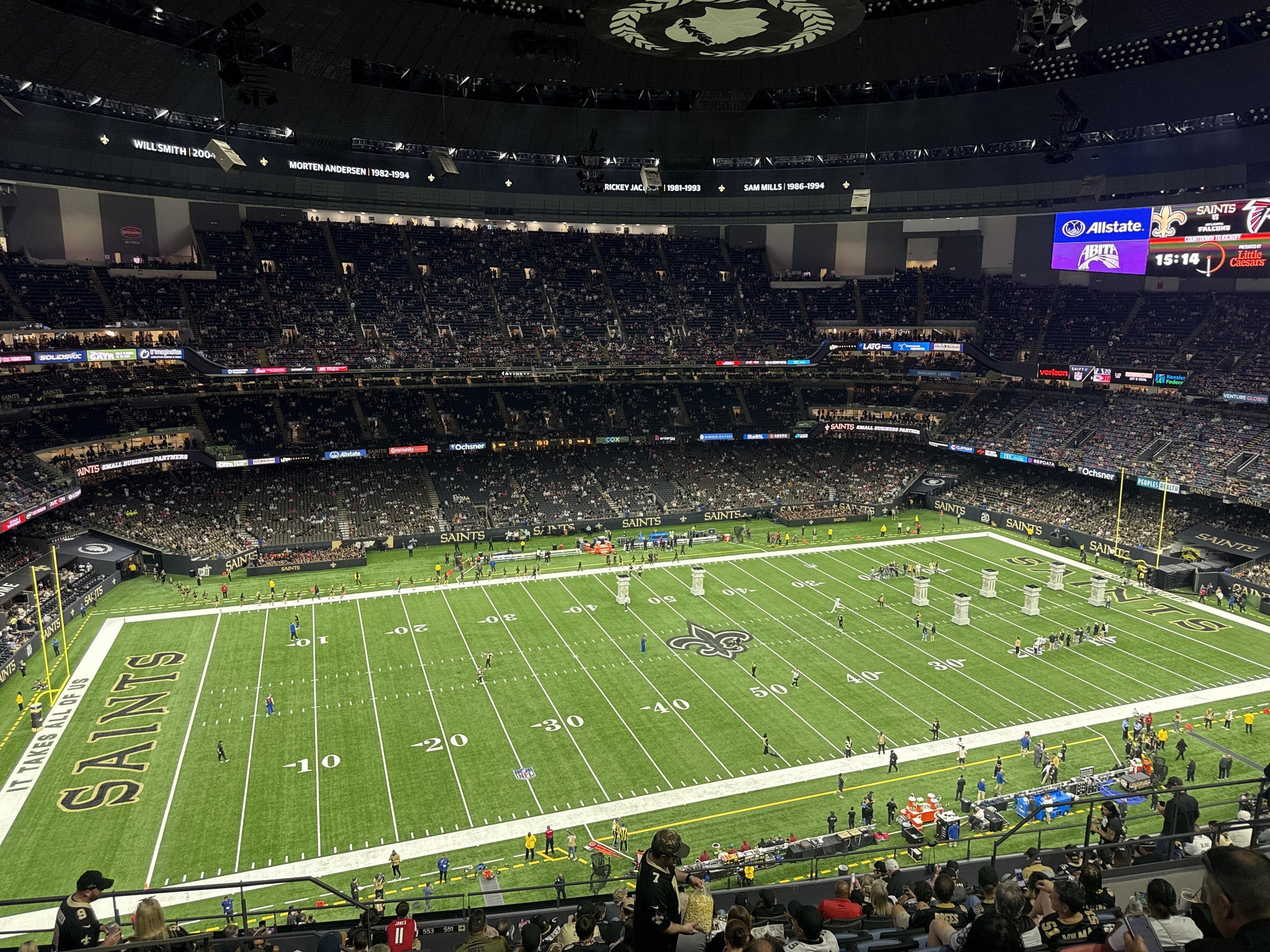 Vue réelle des fans prise de la Section 643 au site Caesars Superdome par Christopher B