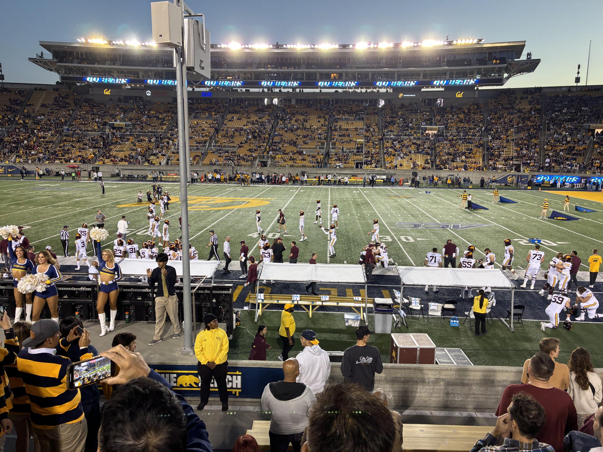 Vue réelle des fans prise de la Section T au site California Memorial Stadium par Malachi V