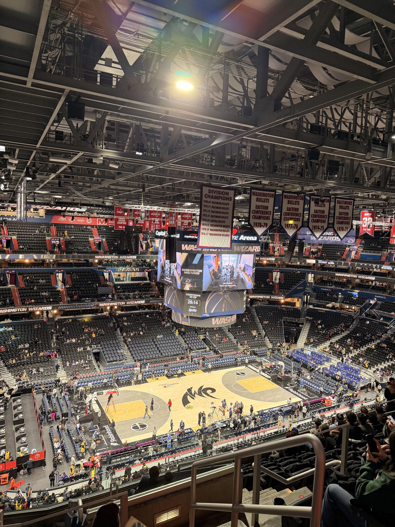 Vue réelle des fans prise de la Section 431 au site Capital One Arena par Mikayla R