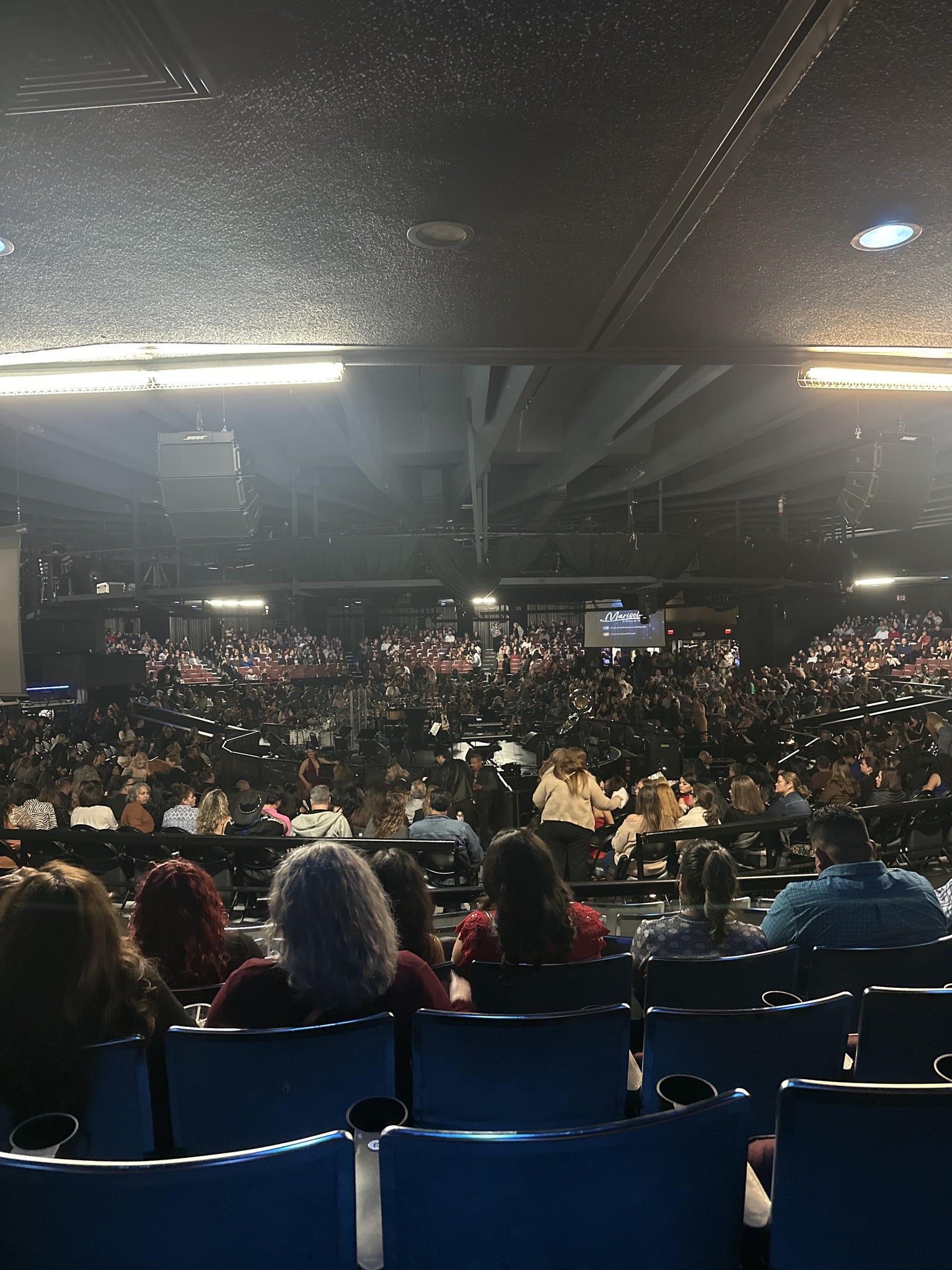 Vue réelle des fans prise de la Section B 2 au site Celebrity Theatre - Phoenix par Yaira L
