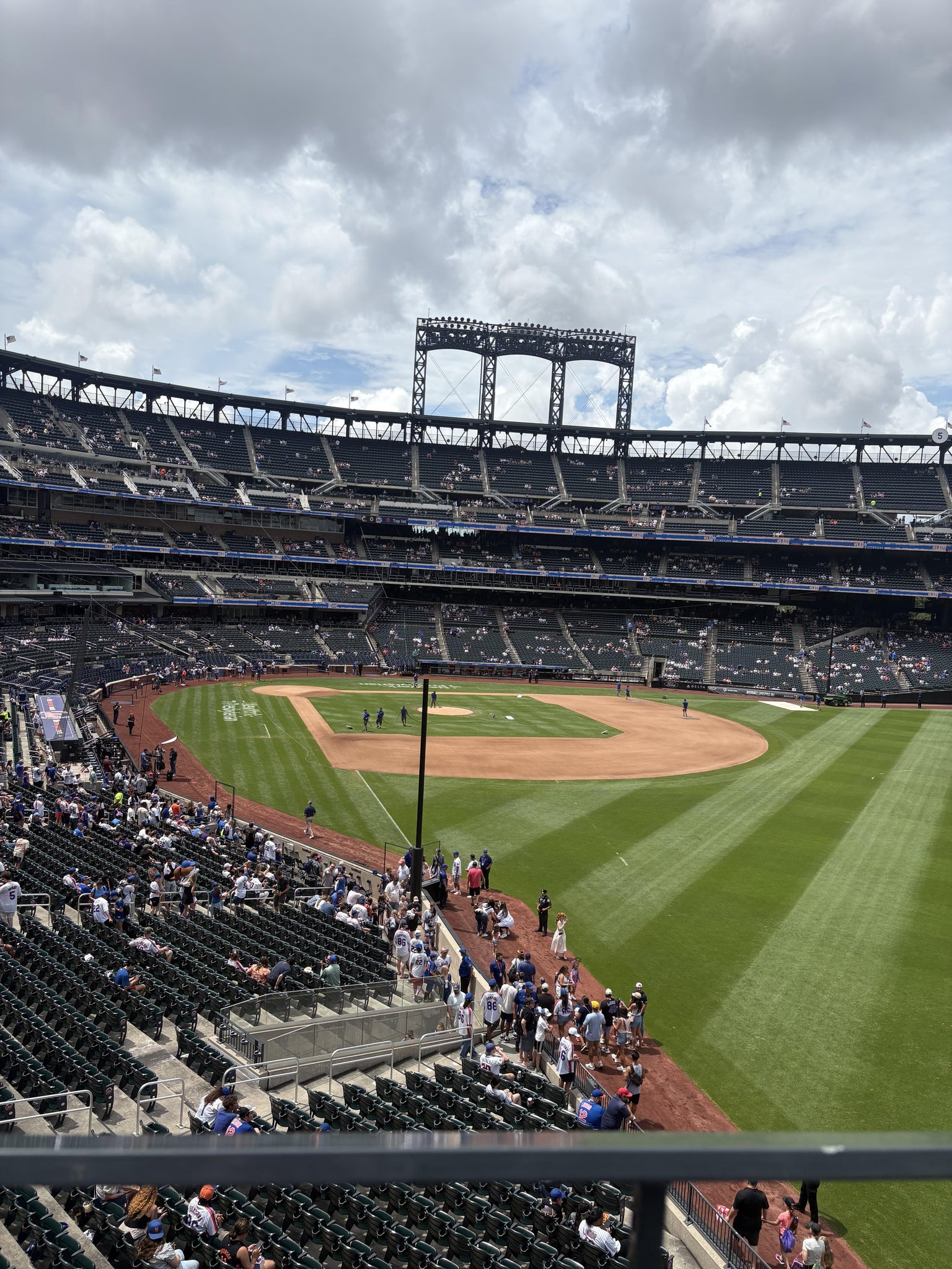 Vue réelle des fans prise de la Section 305 au site Citi Field par Regina M